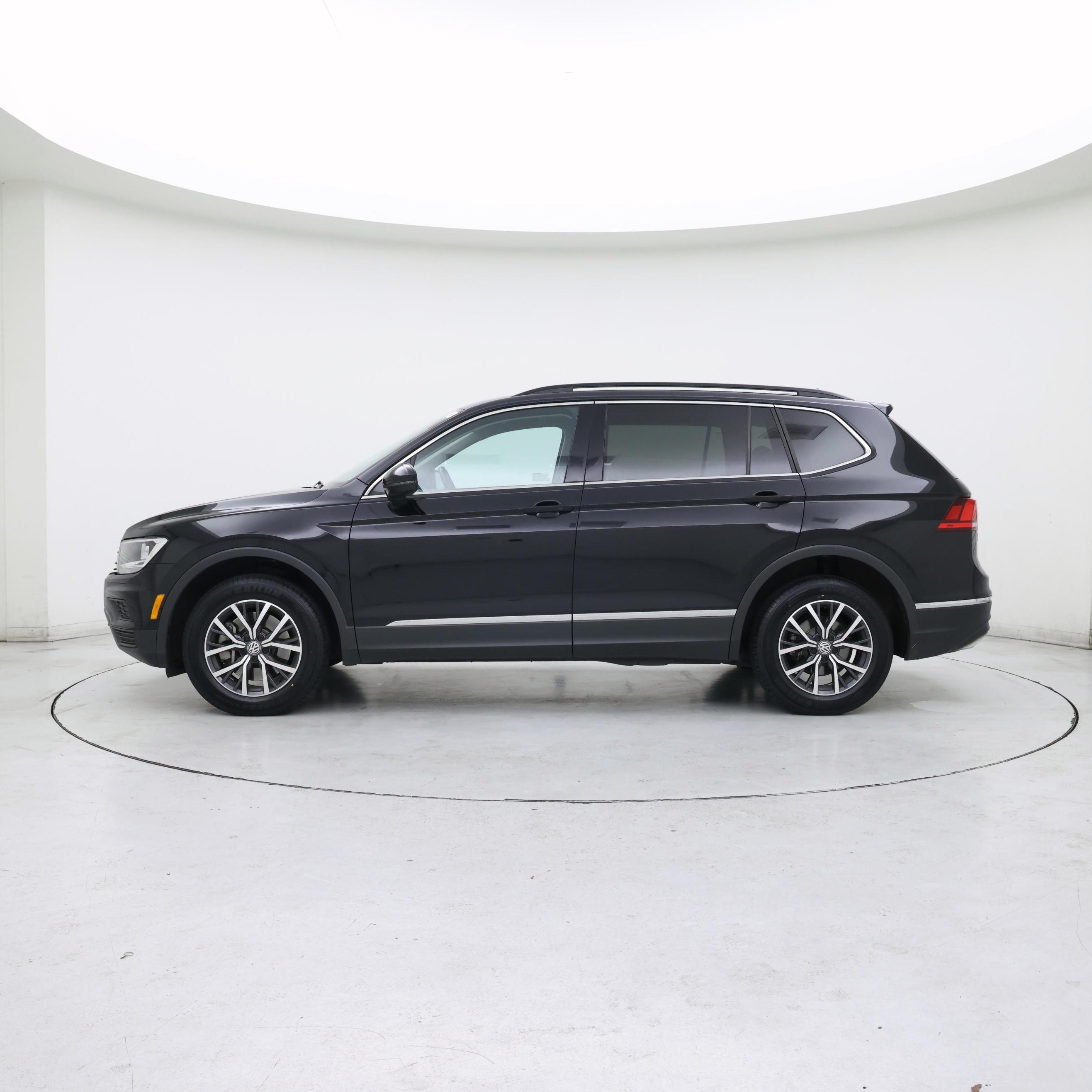 Thumbnail: 2020 Volkswagen Tiguan - 3