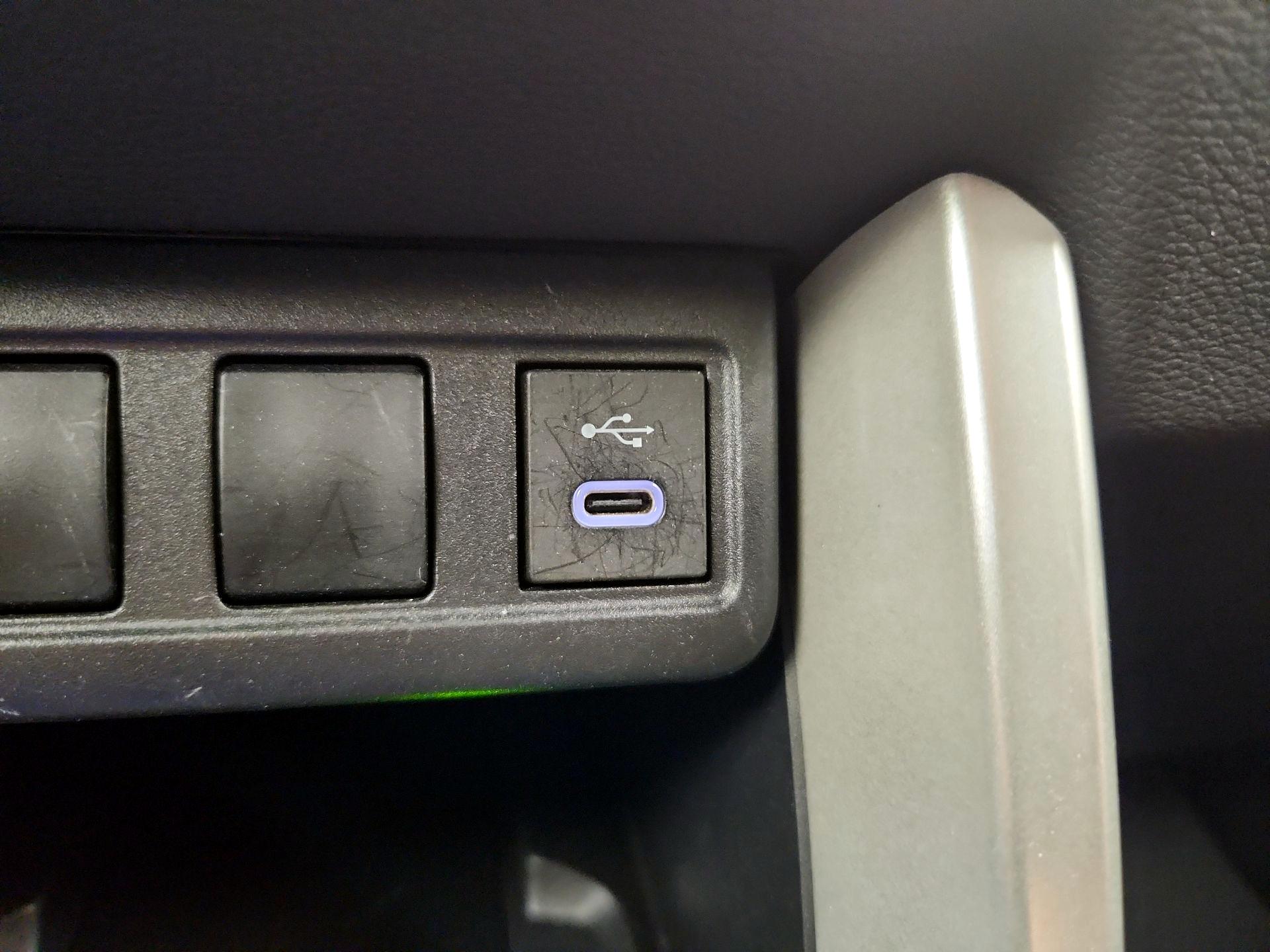 Thumbnail: 2024 Toyota Corolla Cross - 18