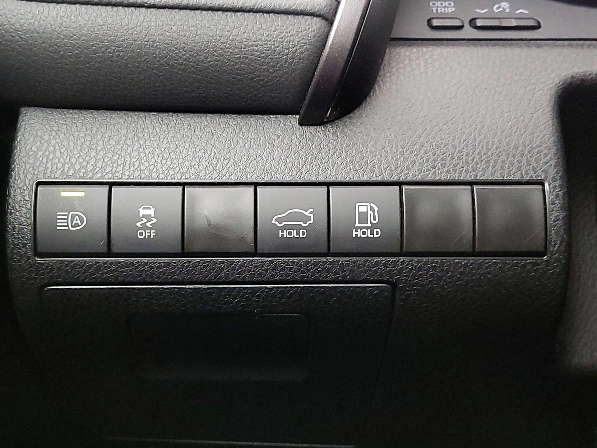 Thumbnail: 2023 Toyota Camry - 13