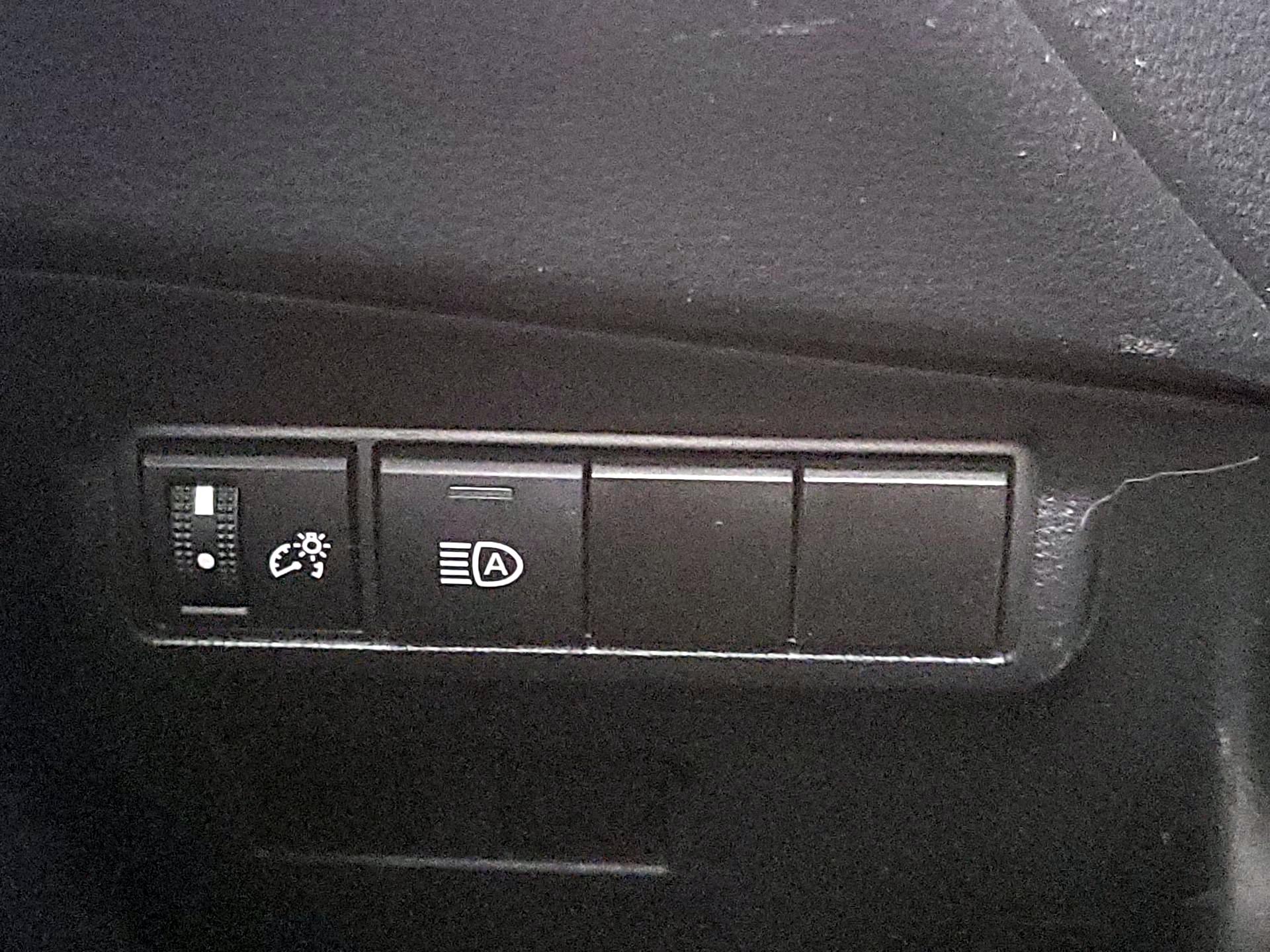 Thumbnail: 2023 Toyota Corolla Cross - 13