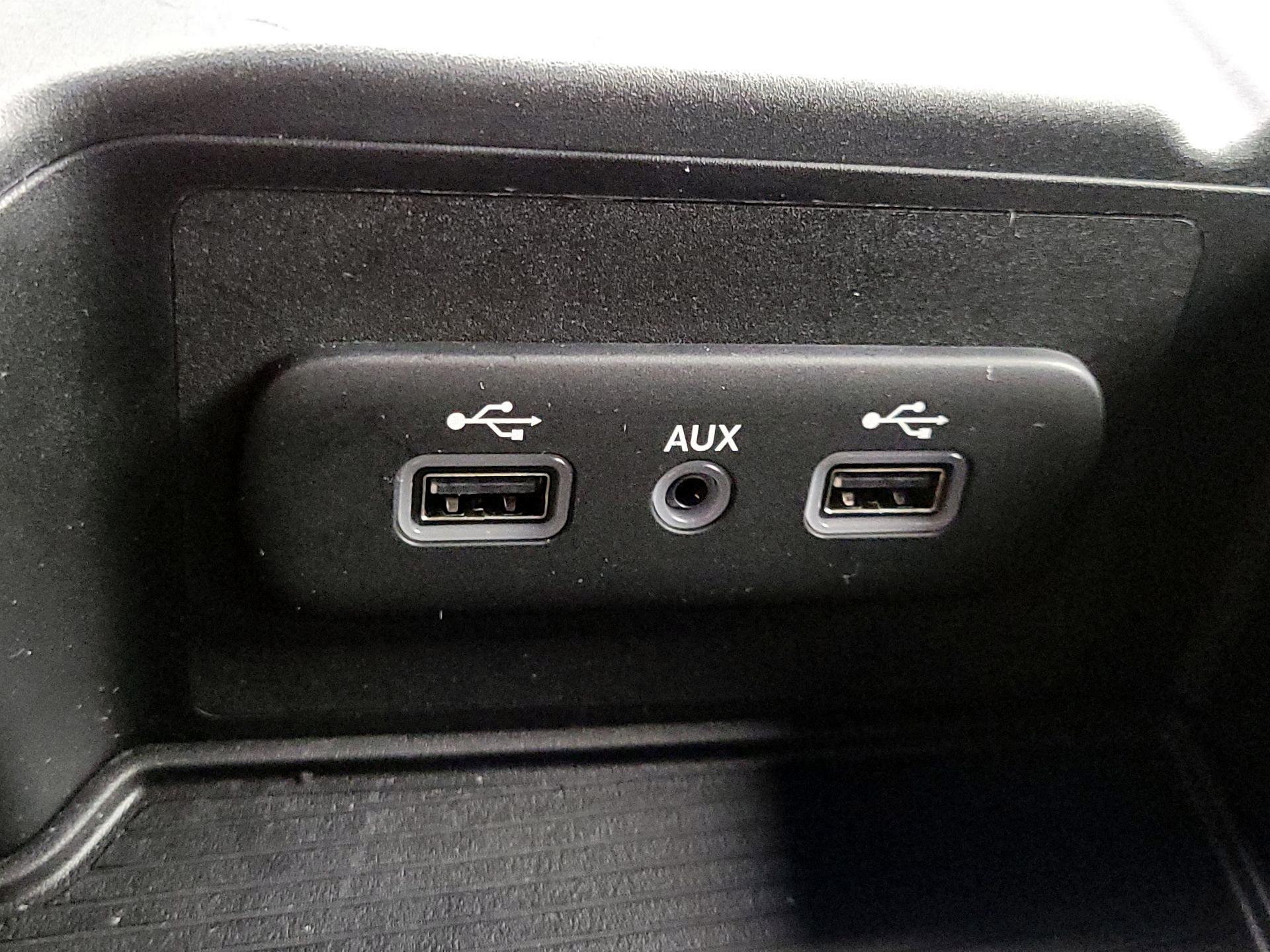 Thumbnail: 2023 RAM 1500 Classic - 18