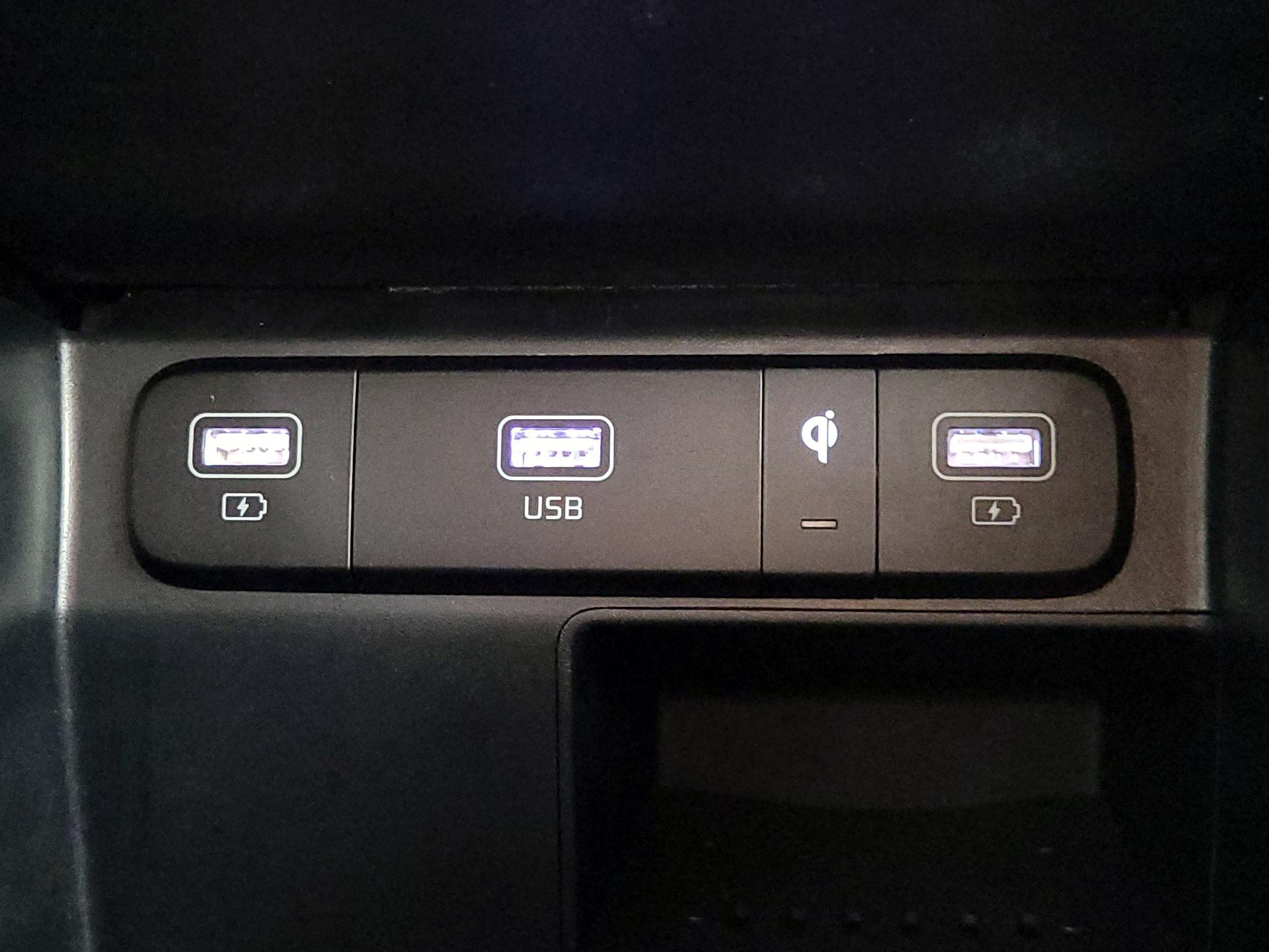 Thumbnail: 2021 Kia Sorento - 19