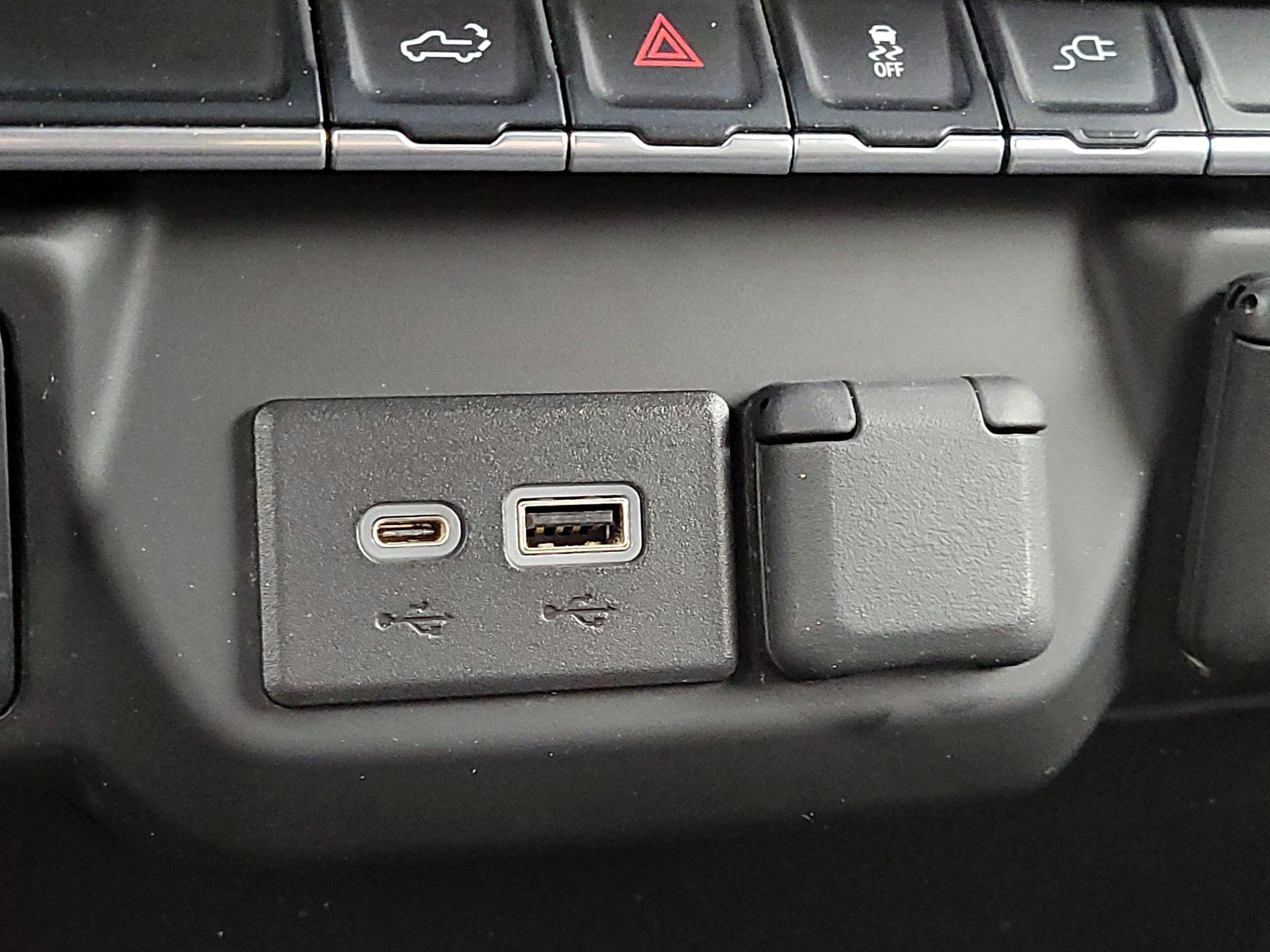 Thumbnail: 2022 Chevrolet Silverado 2500 - 19