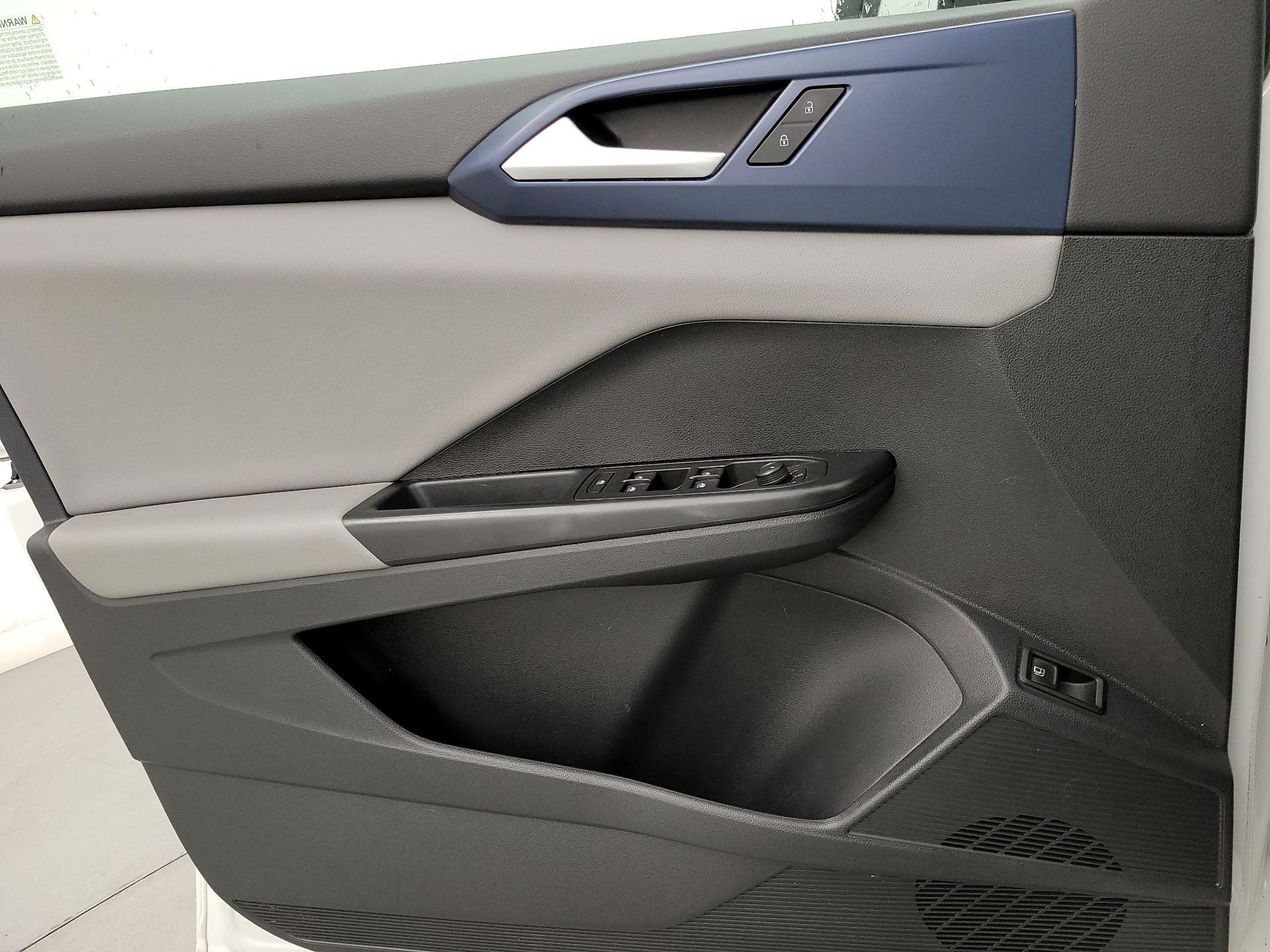 Thumbnail: 2023 Volkswagen Taos - 12