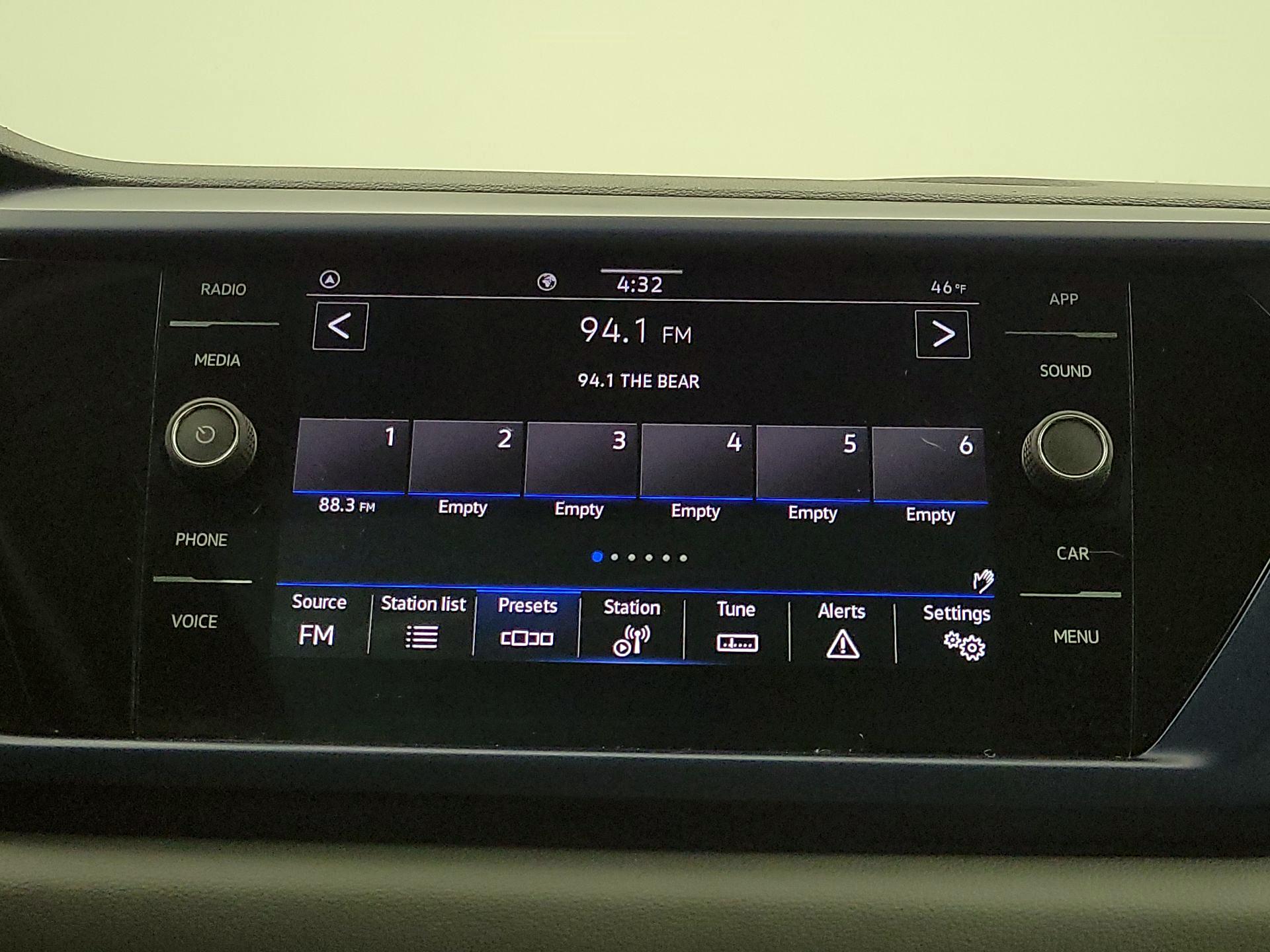 Thumbnail: 2023 Volkswagen Taos - 15