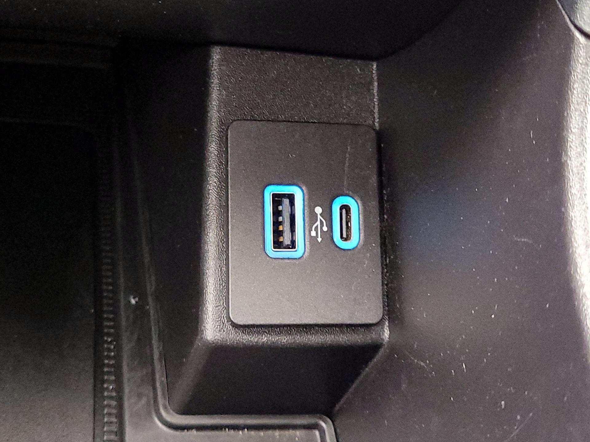 Thumbnail: 2023 Ford Edge - 19