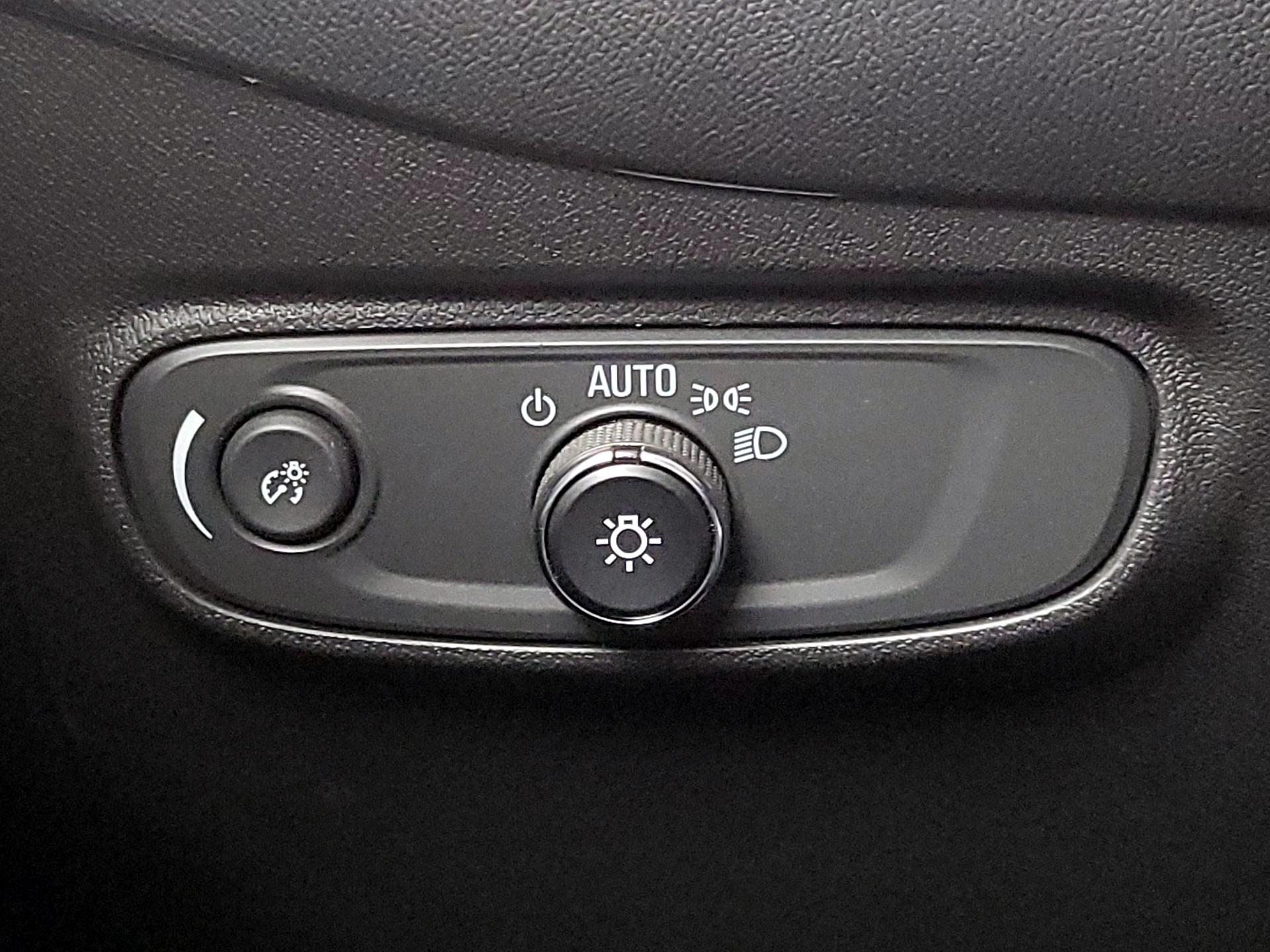 Thumbnail: 2022 Chevrolet Equinox - 13