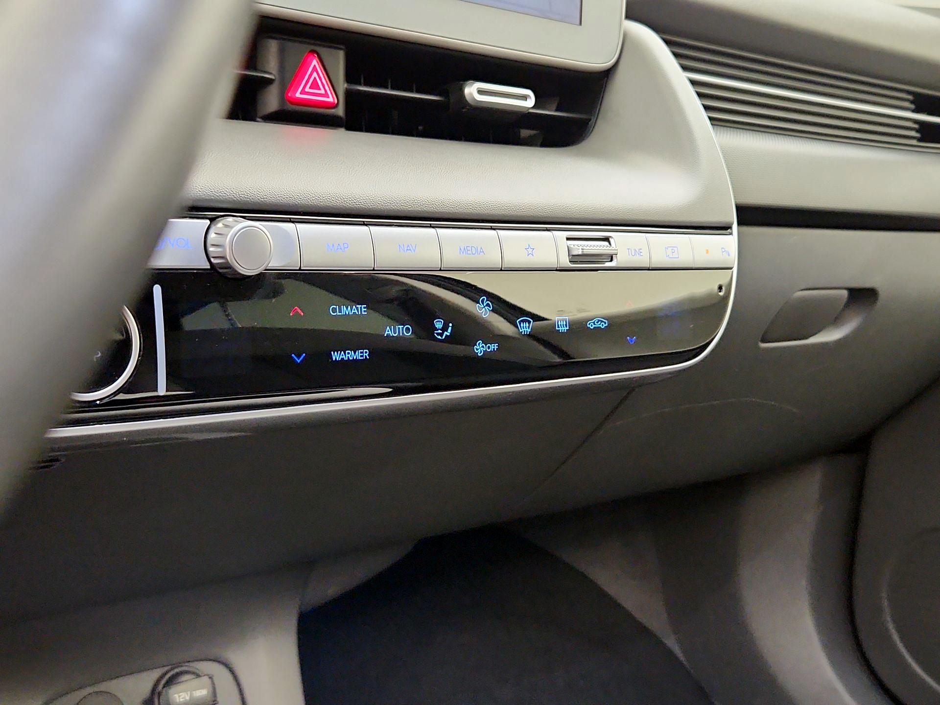 Thumbnail: 2022 Hyundai Ioniq 5 - 17