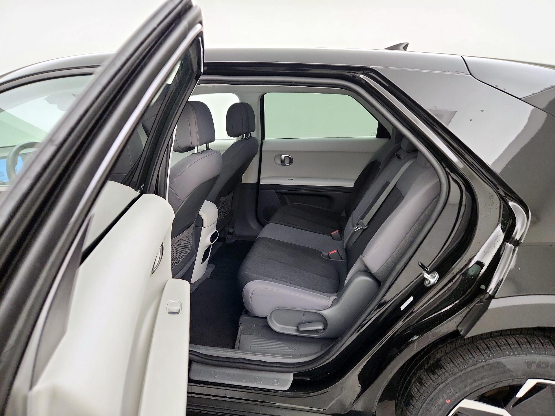 Thumbnail: 2022 Hyundai Ioniq 5 - 20