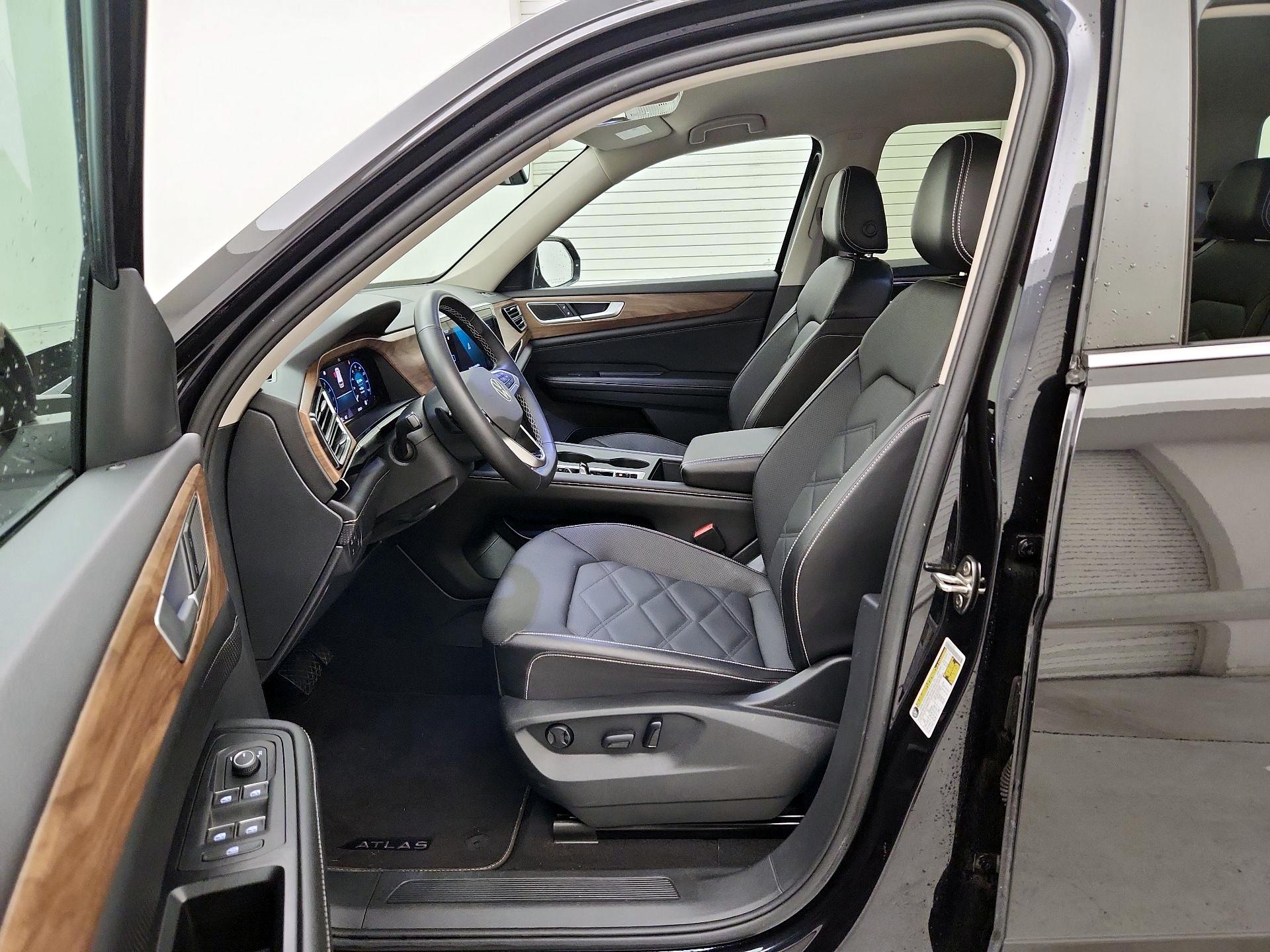 Thumbnail: 2024 Volkswagen Atlas - 11