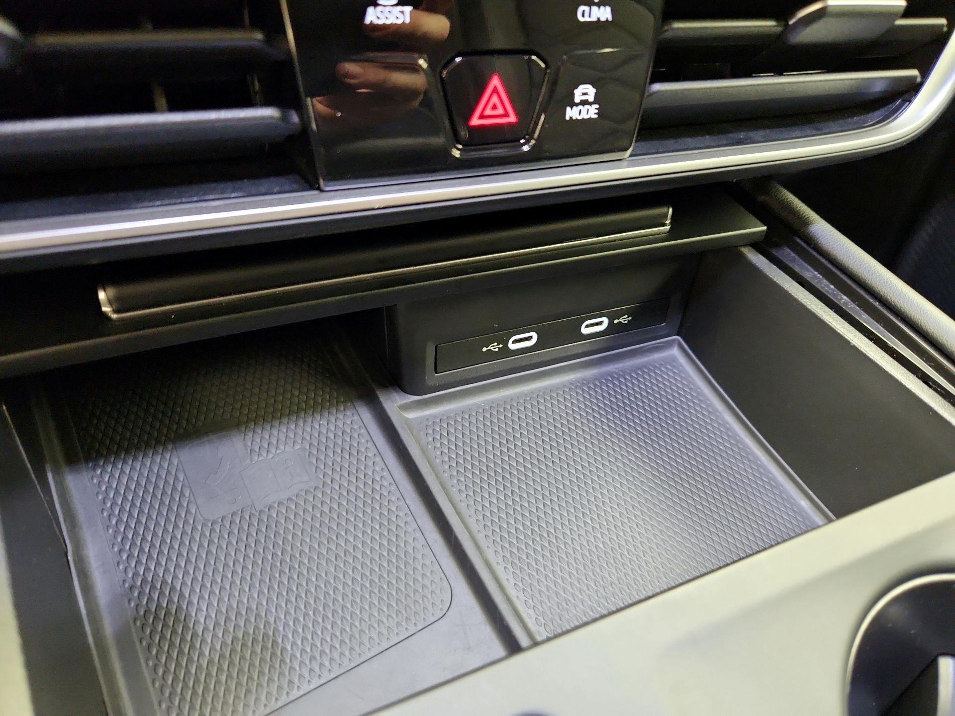 Thumbnail: 2024 Volkswagen Atlas - 18