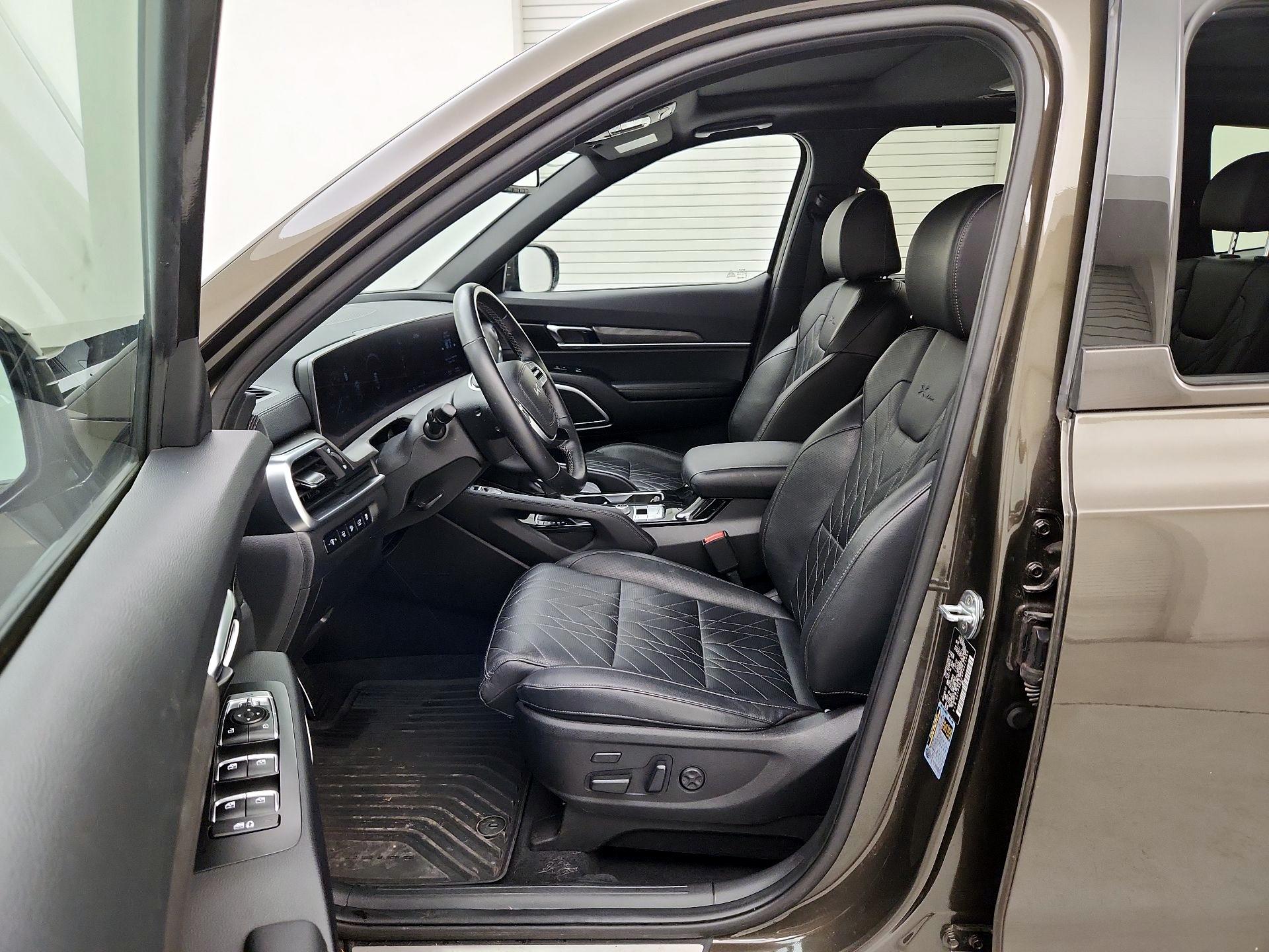 Thumbnail: 2023 Kia Telluride - 11