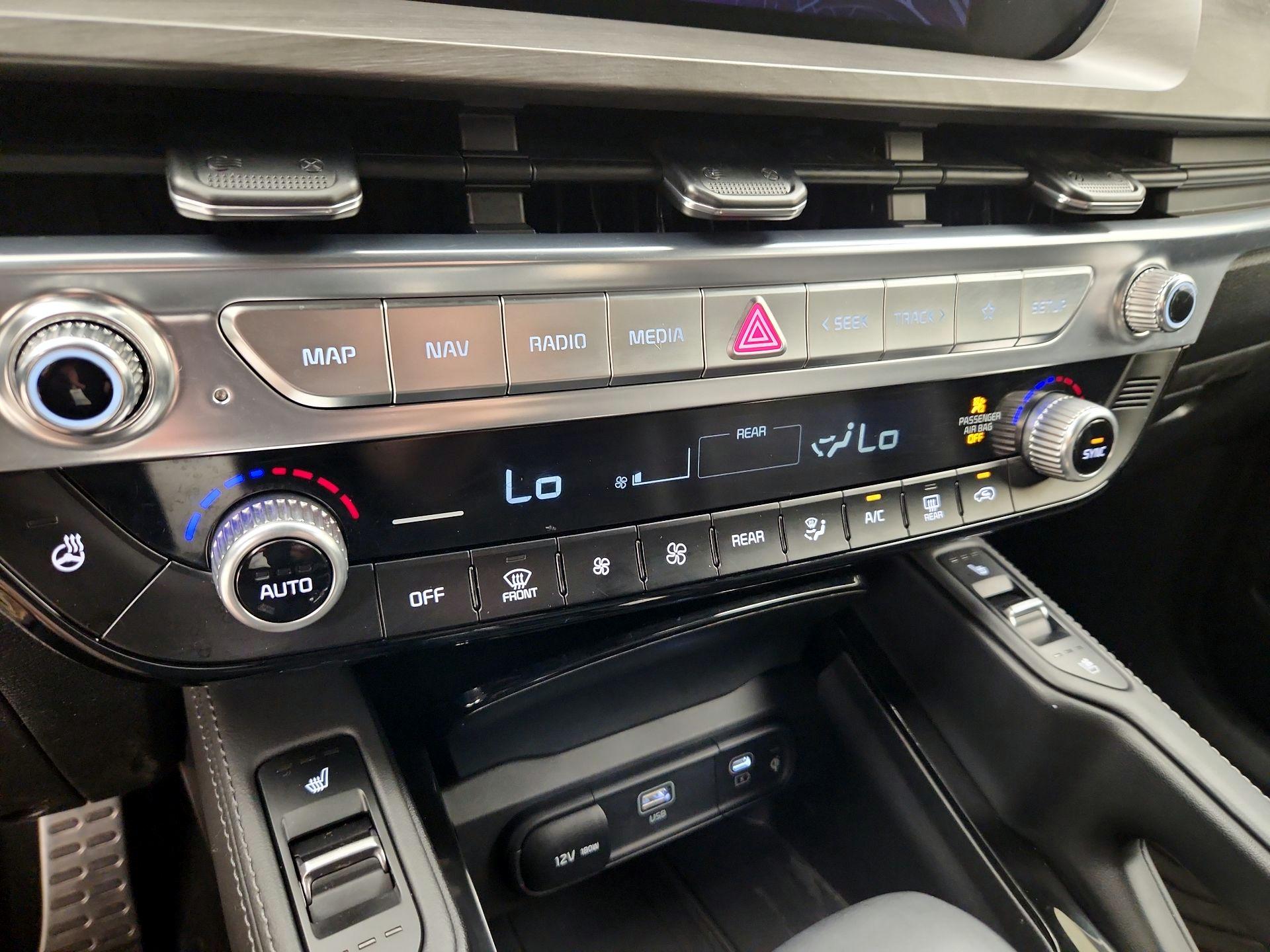 Thumbnail: 2023 Kia Telluride - 17