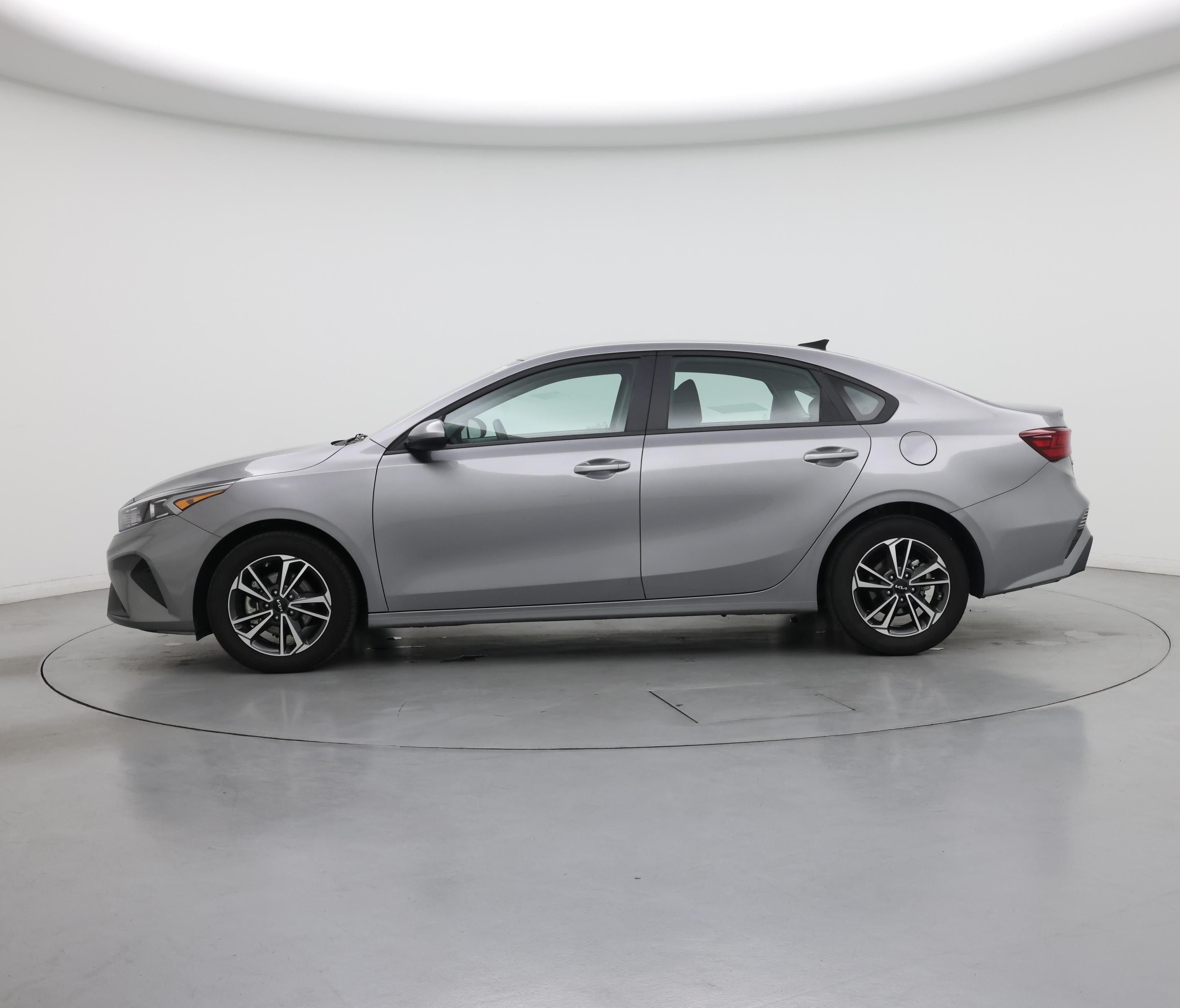 Thumbnail: 2024 Kia Forte - 3