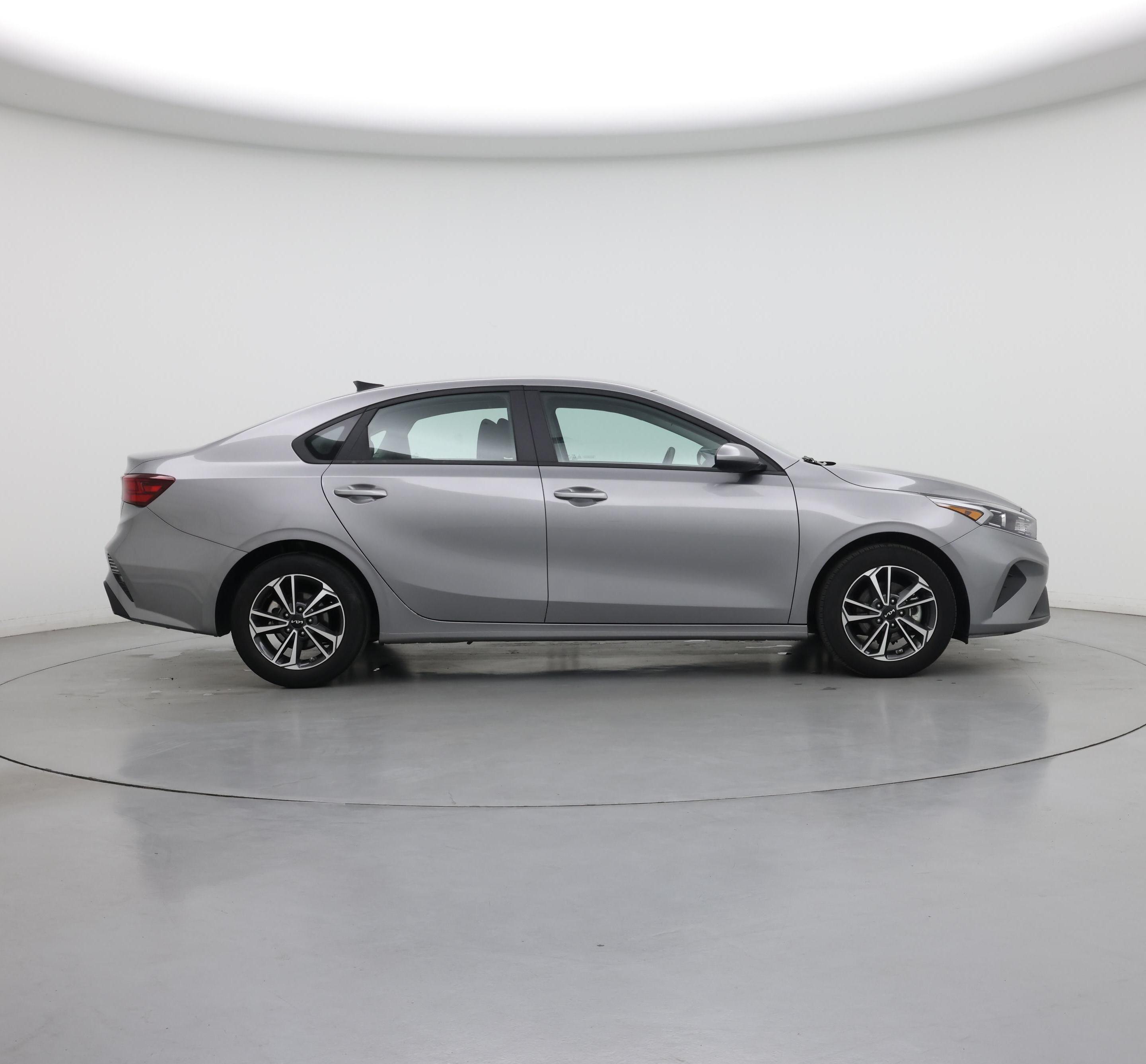 Thumbnail: 2024 Kia Forte - 7