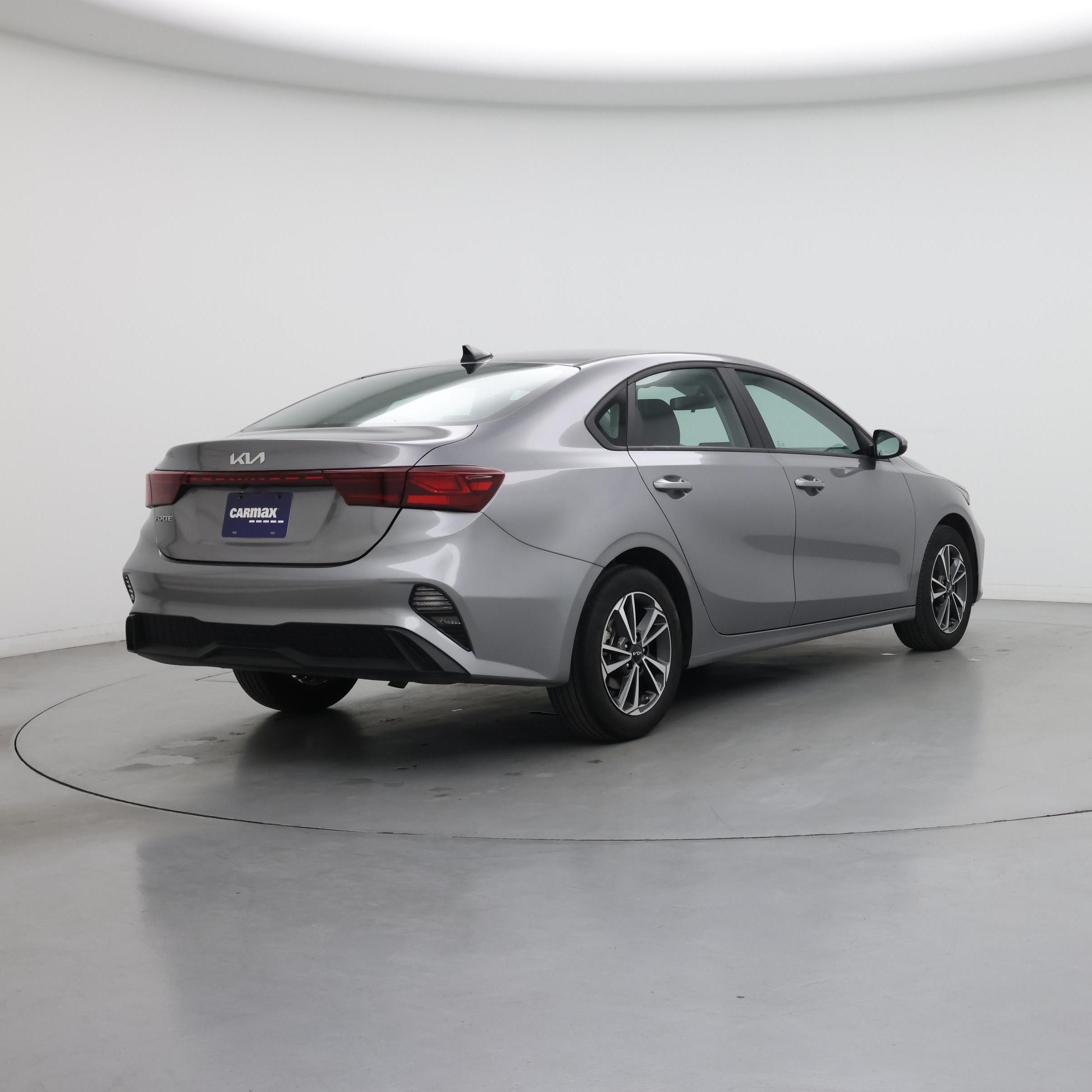 Thumbnail: 2024 Kia Forte - 8