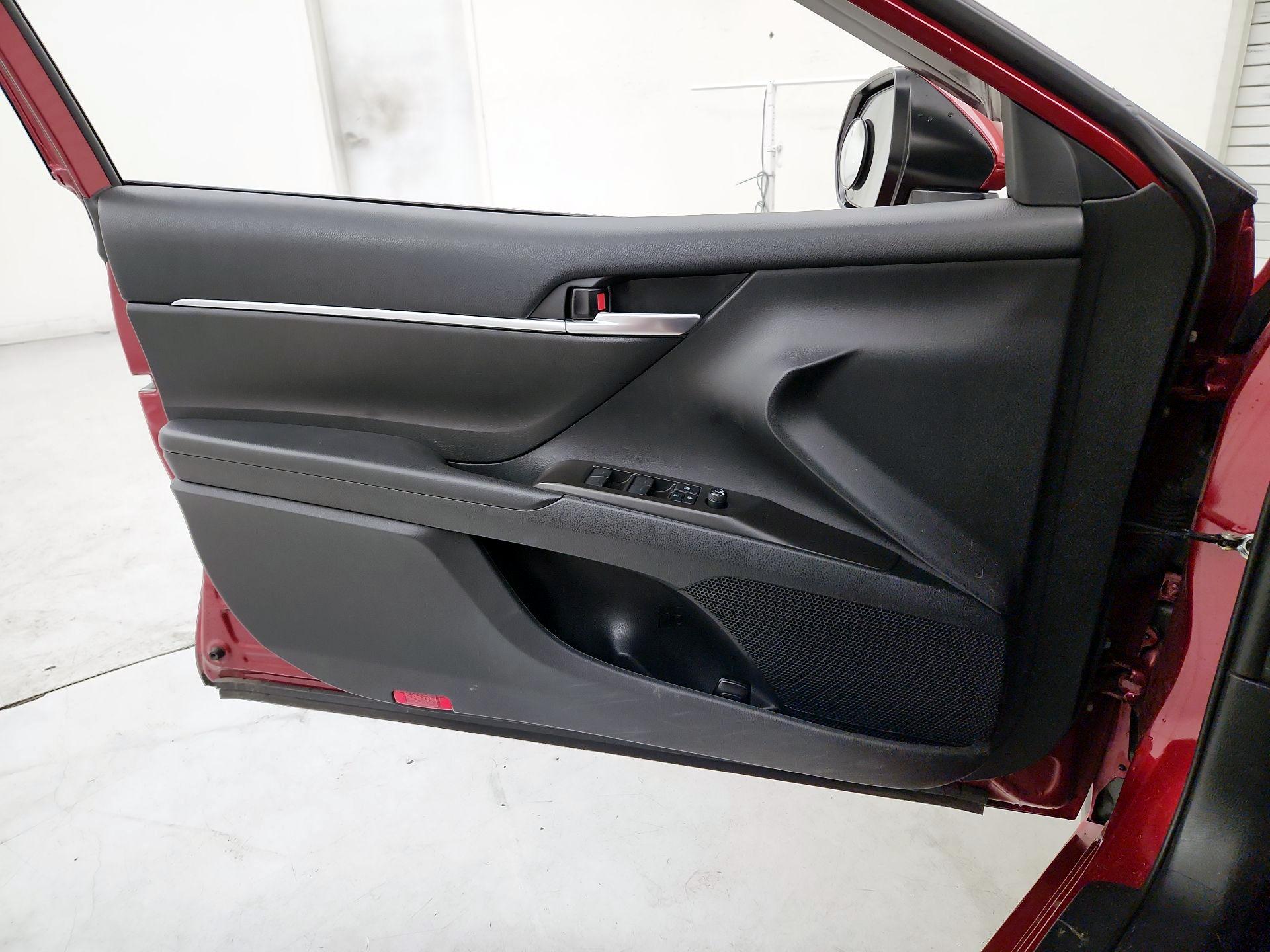 Thumbnail: 2021 Toyota Camry - 12