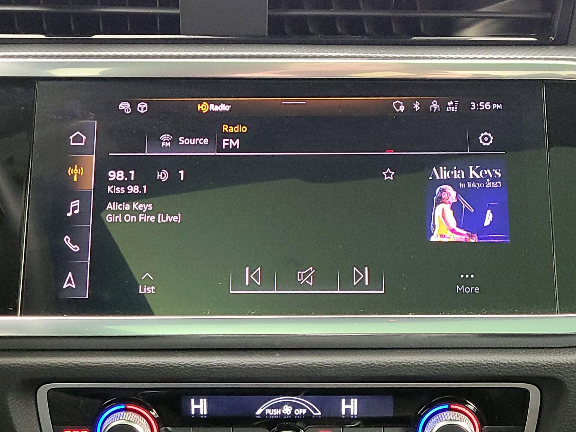 Thumbnail: 2024 Audi Q3 - 16