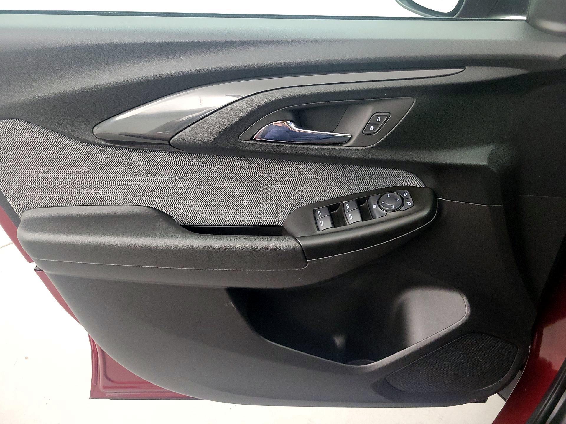 Thumbnail: 2023 Chevrolet TrailBlazer - 12