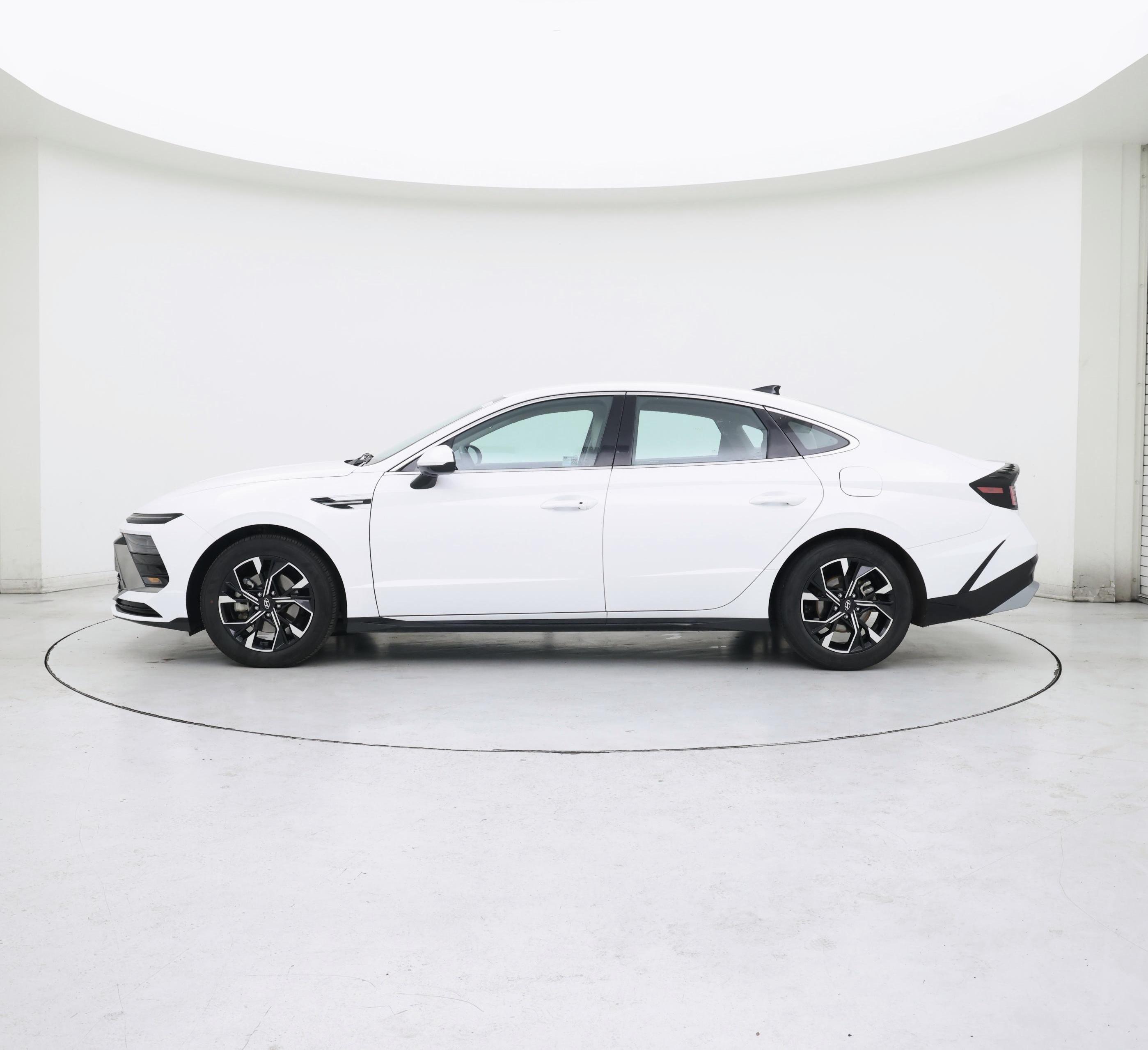 Thumbnail: 2025 Hyundai Sonata - 3