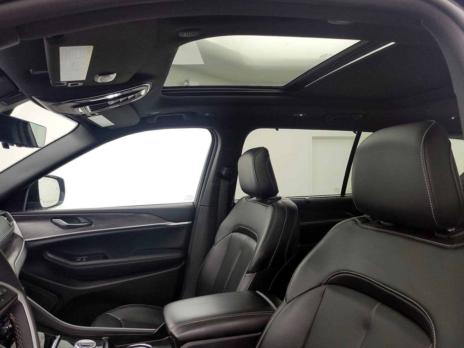 Thumbnail: 2024 Jeep Grand Cherokee L - 20