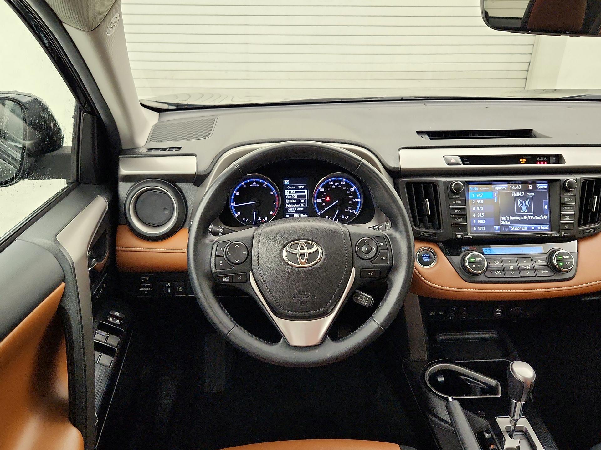 Thumbnail: 2018 Toyota RAV4 - 10