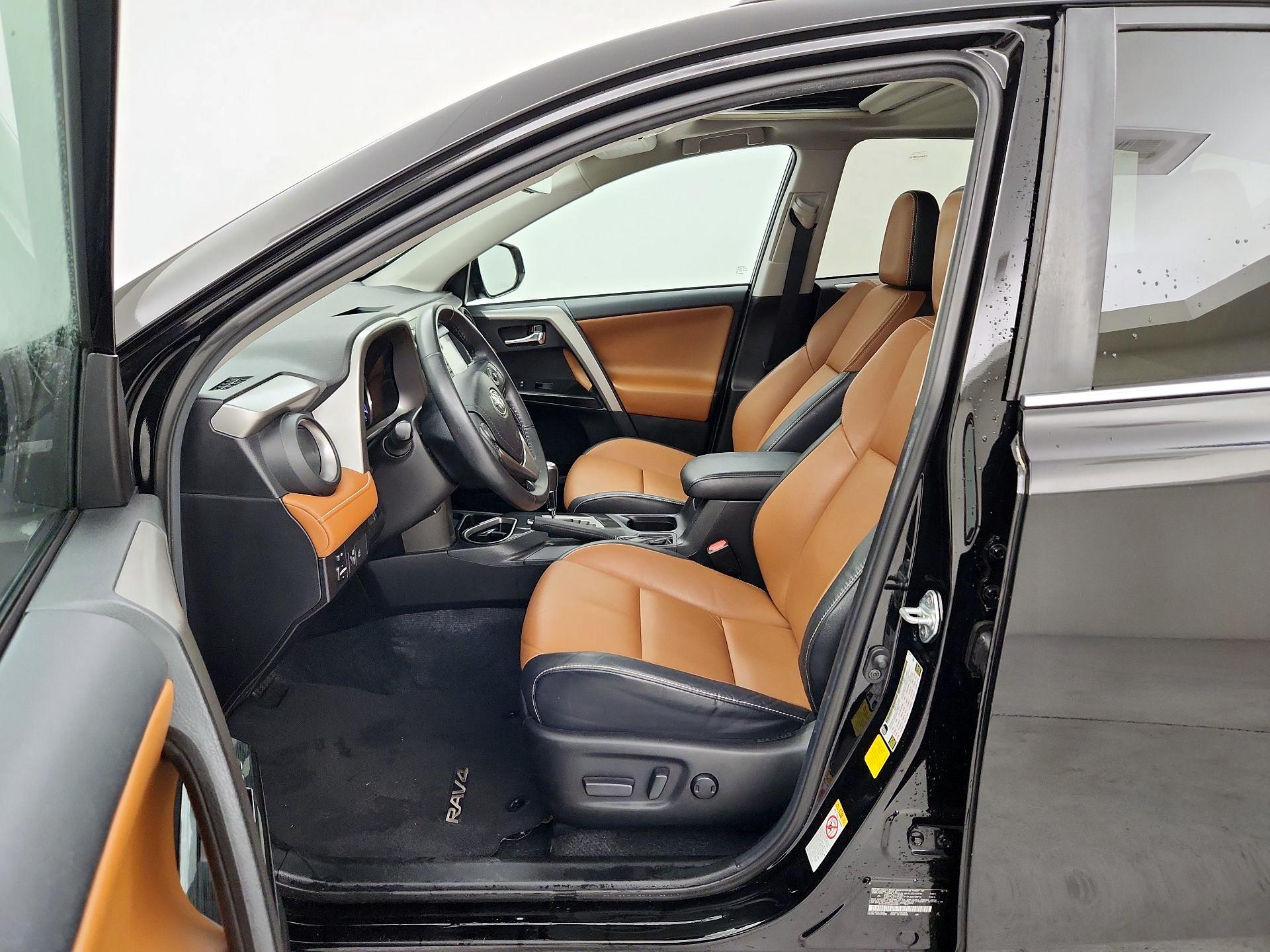 Thumbnail: 2018 Toyota RAV4 - 11