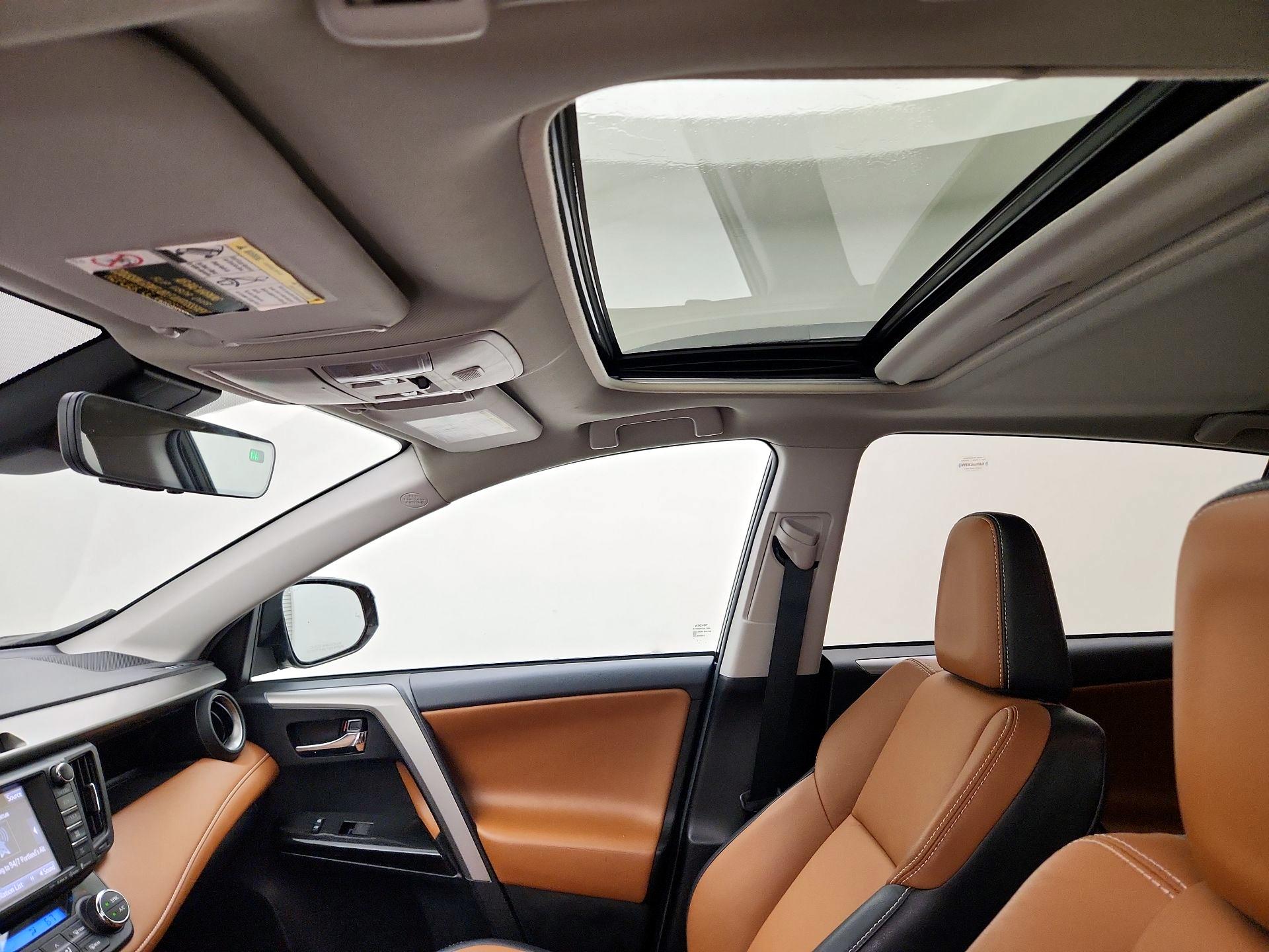 Thumbnail: 2018 Toyota RAV4 - 19