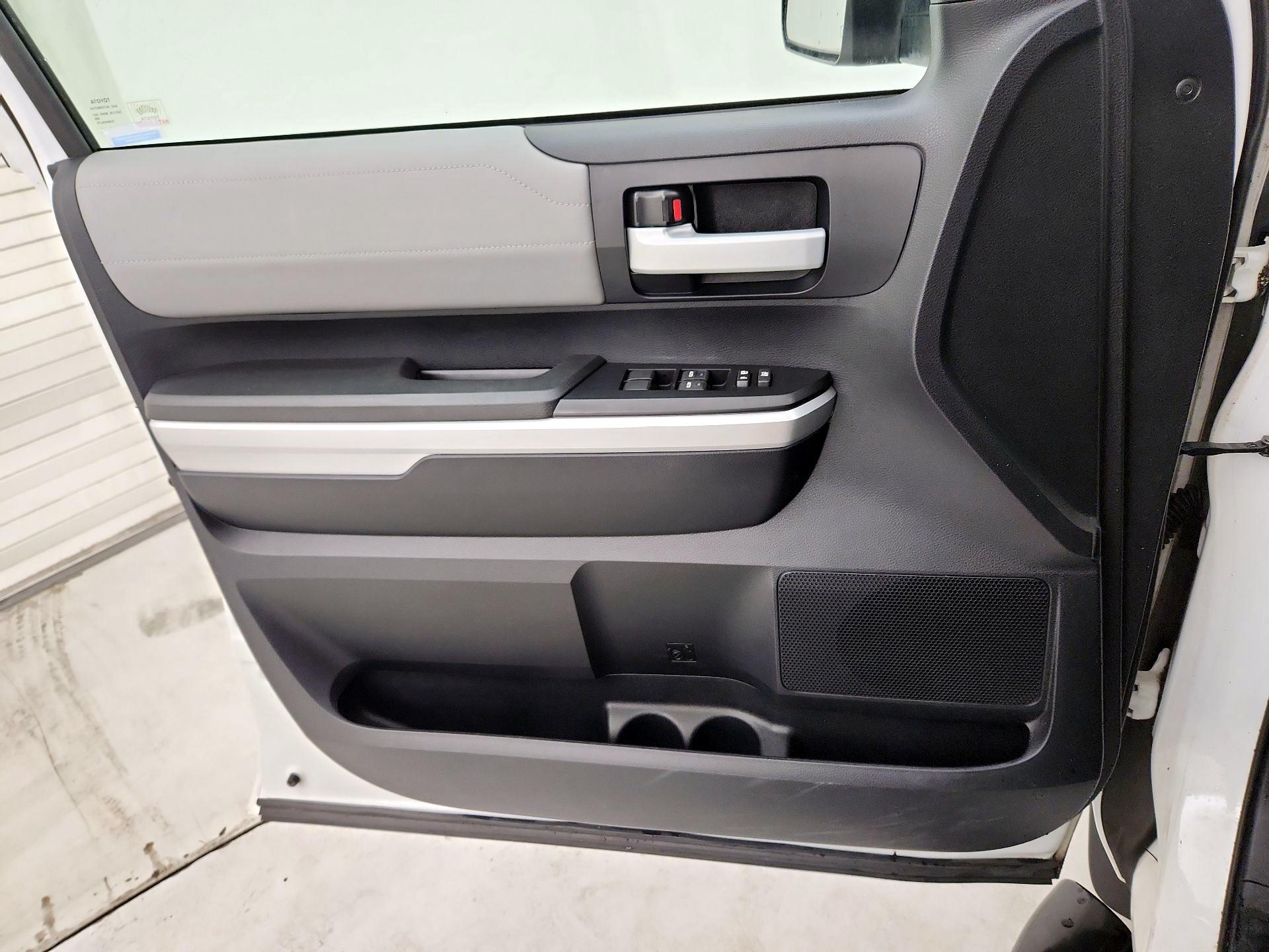 Thumbnail: 2014 Toyota Tundra - 12