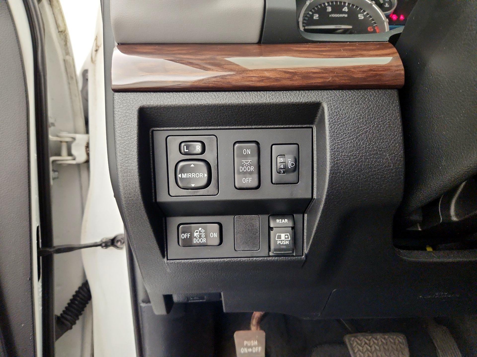 Thumbnail: 2014 Toyota Tundra - 13