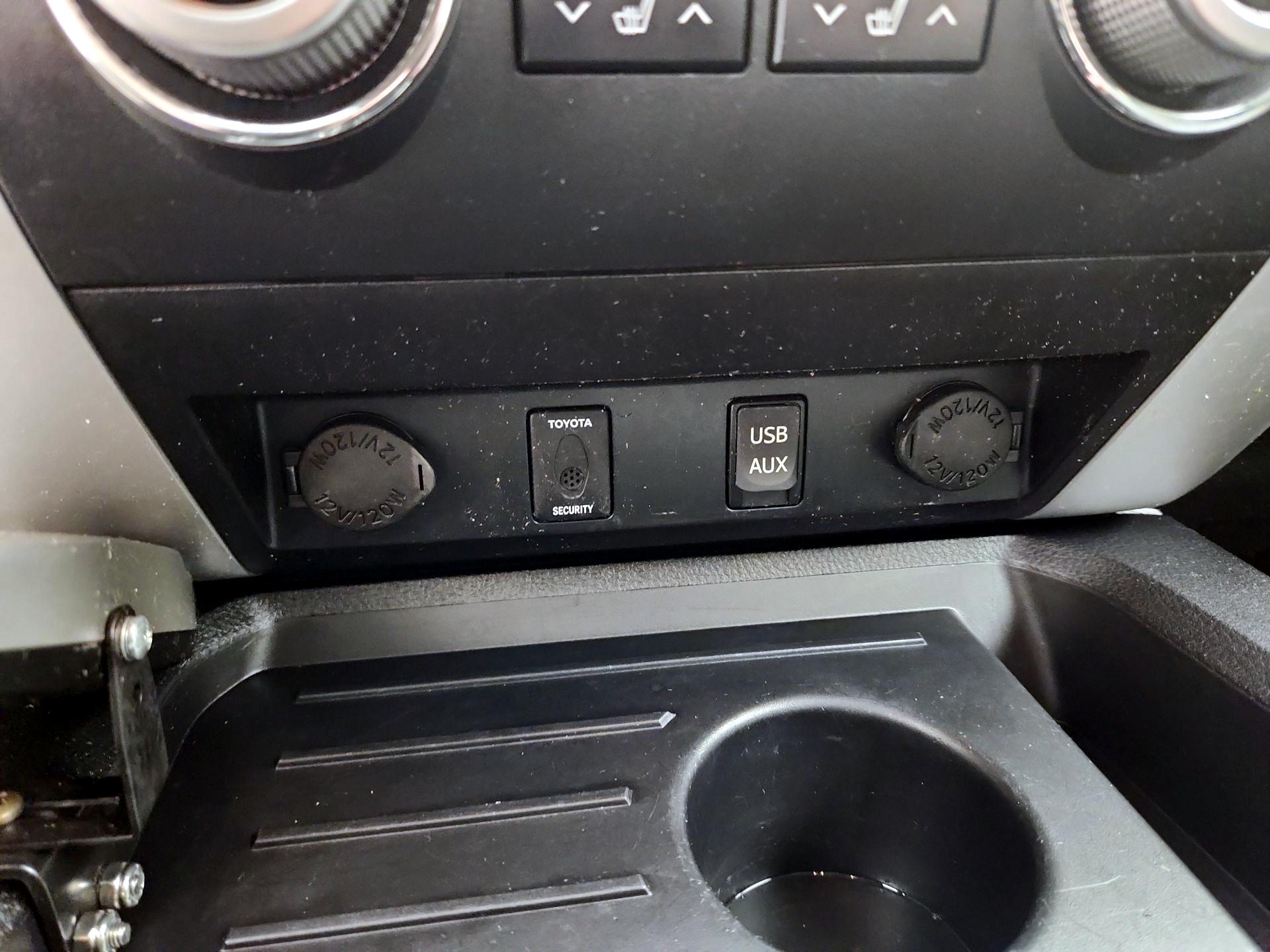 Thumbnail: 2014 Toyota Tundra - 19