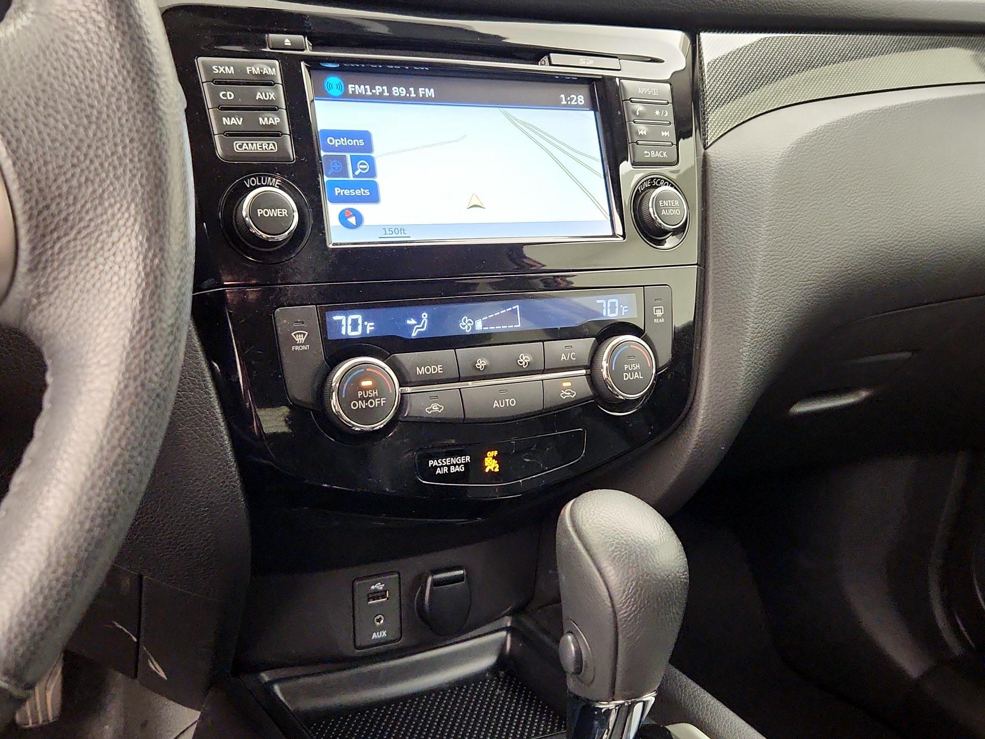 Thumbnail: 2015 Nissan Rogue - 17