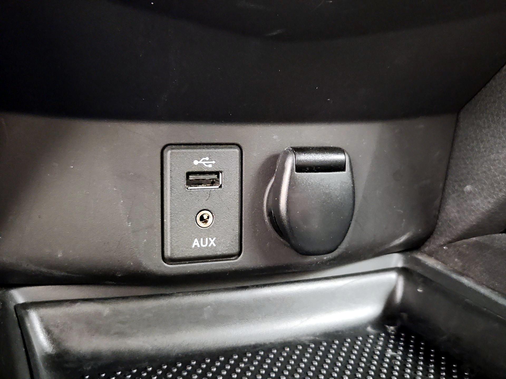 Thumbnail: 2015 Nissan Rogue - 19