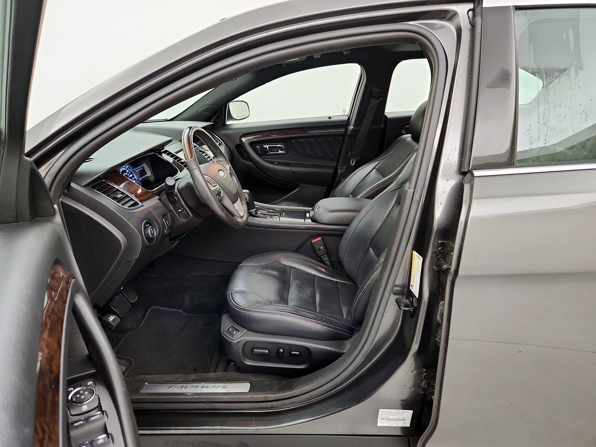 Thumbnail: 2015 Ford Taurus - 11