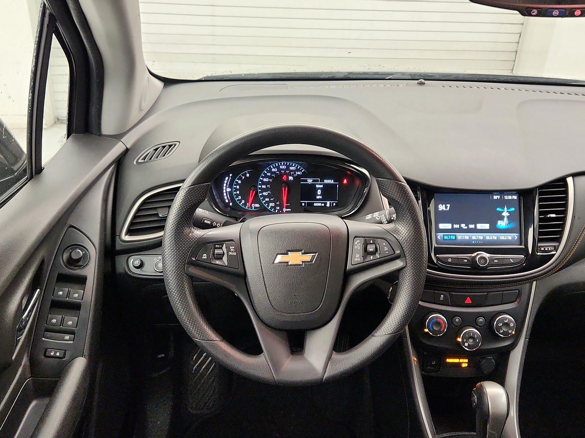 Thumbnail: 2017 Chevrolet Trax - 10