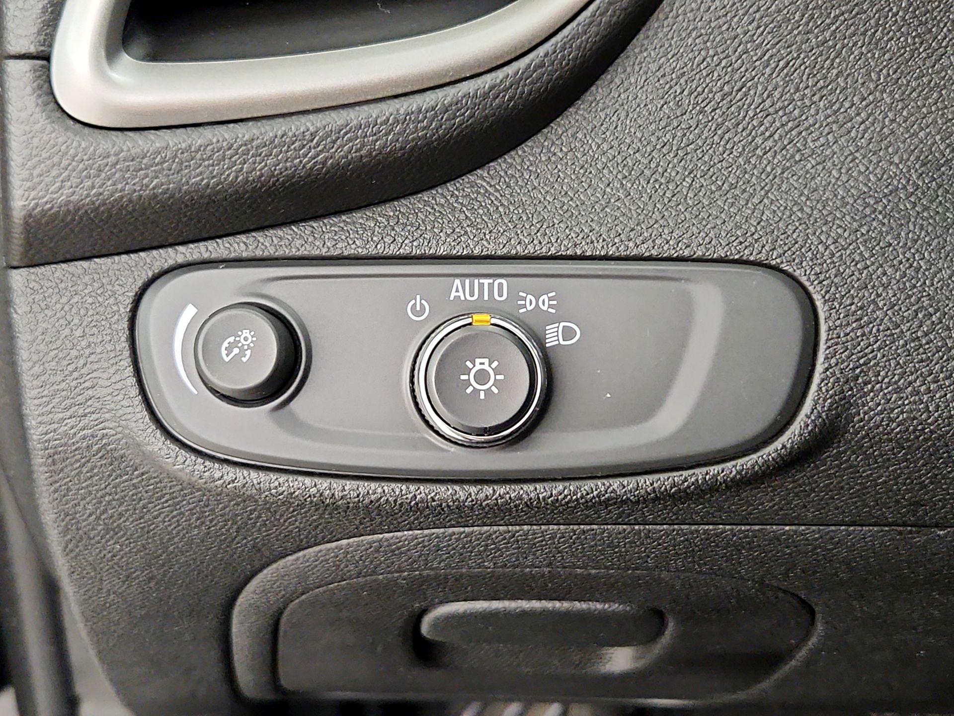 Thumbnail: 2017 Chevrolet Trax - 13