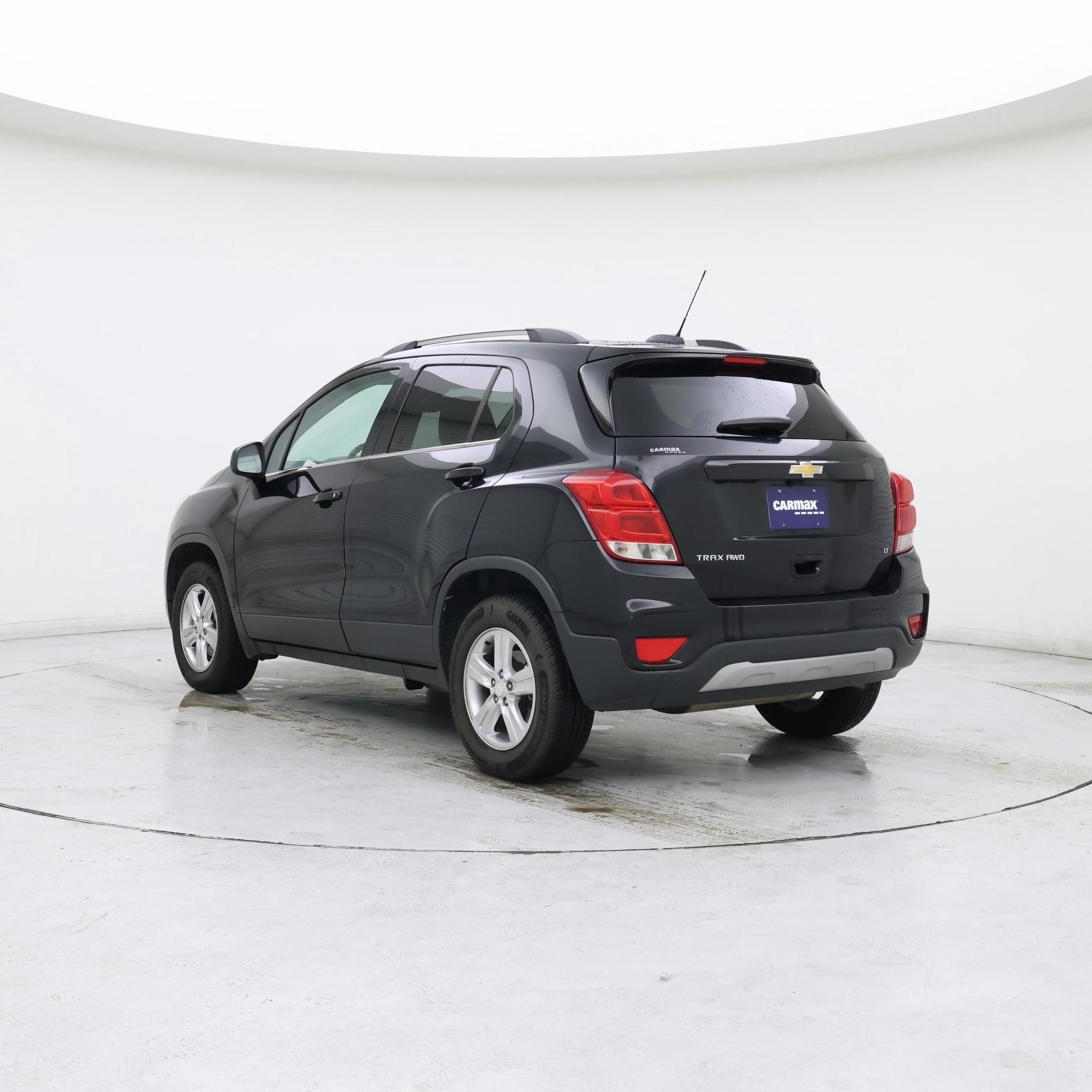 Thumbnail: 2017 Chevrolet Trax - 2