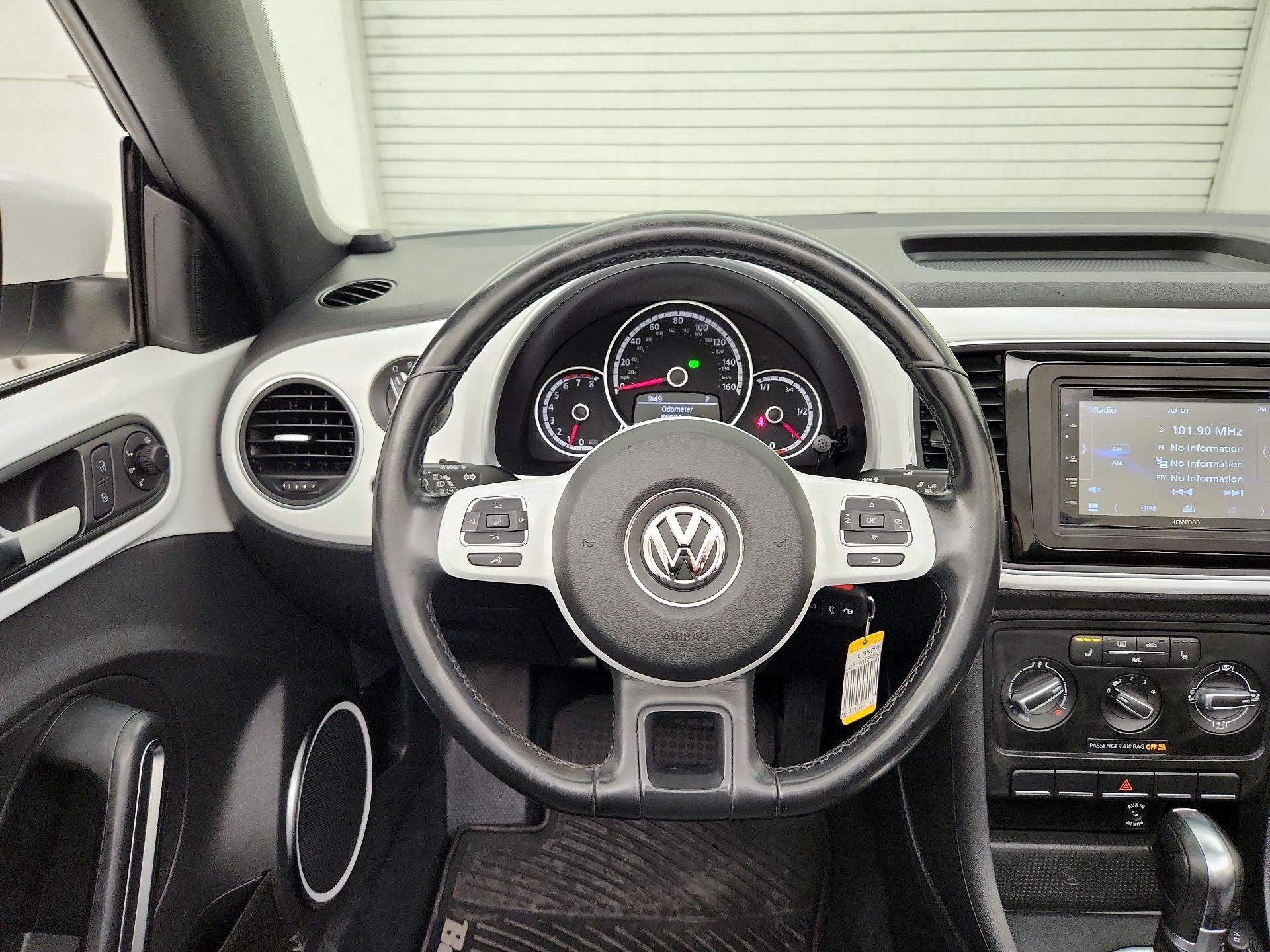 Thumbnail: 2014 Volkswagen Beetle - 10