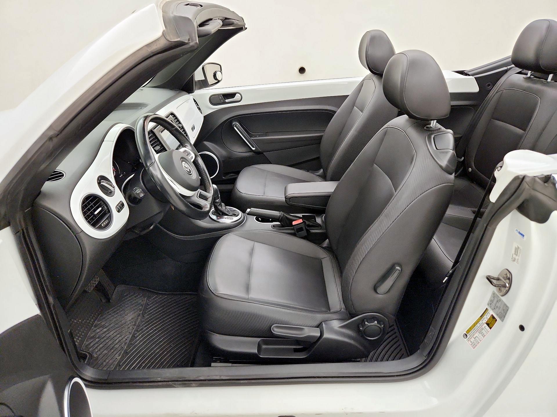 Thumbnail: 2014 Volkswagen Beetle - 11