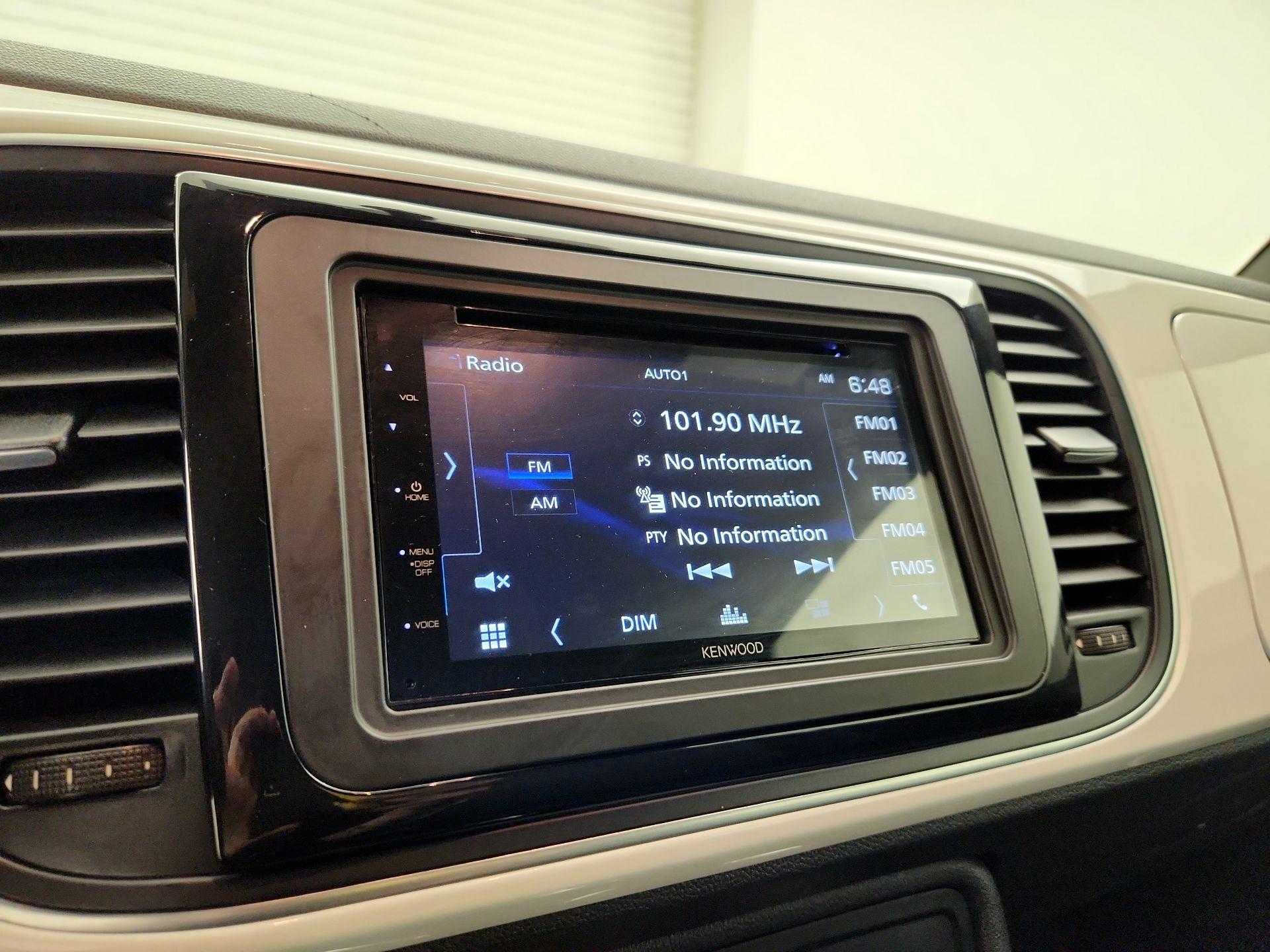 Thumbnail: 2014 Volkswagen Beetle - 14