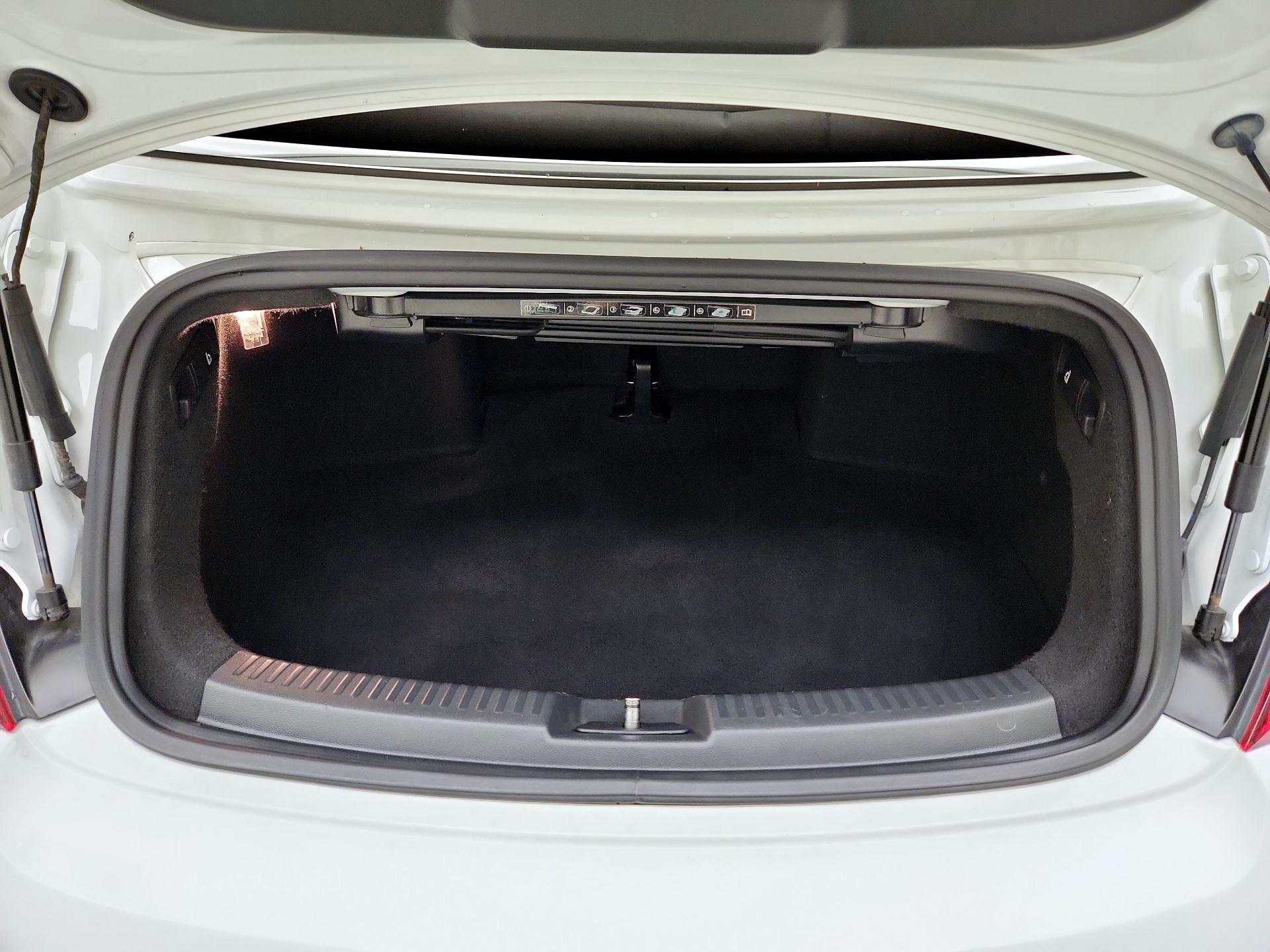 Thumbnail: 2014 Volkswagen Beetle - 19