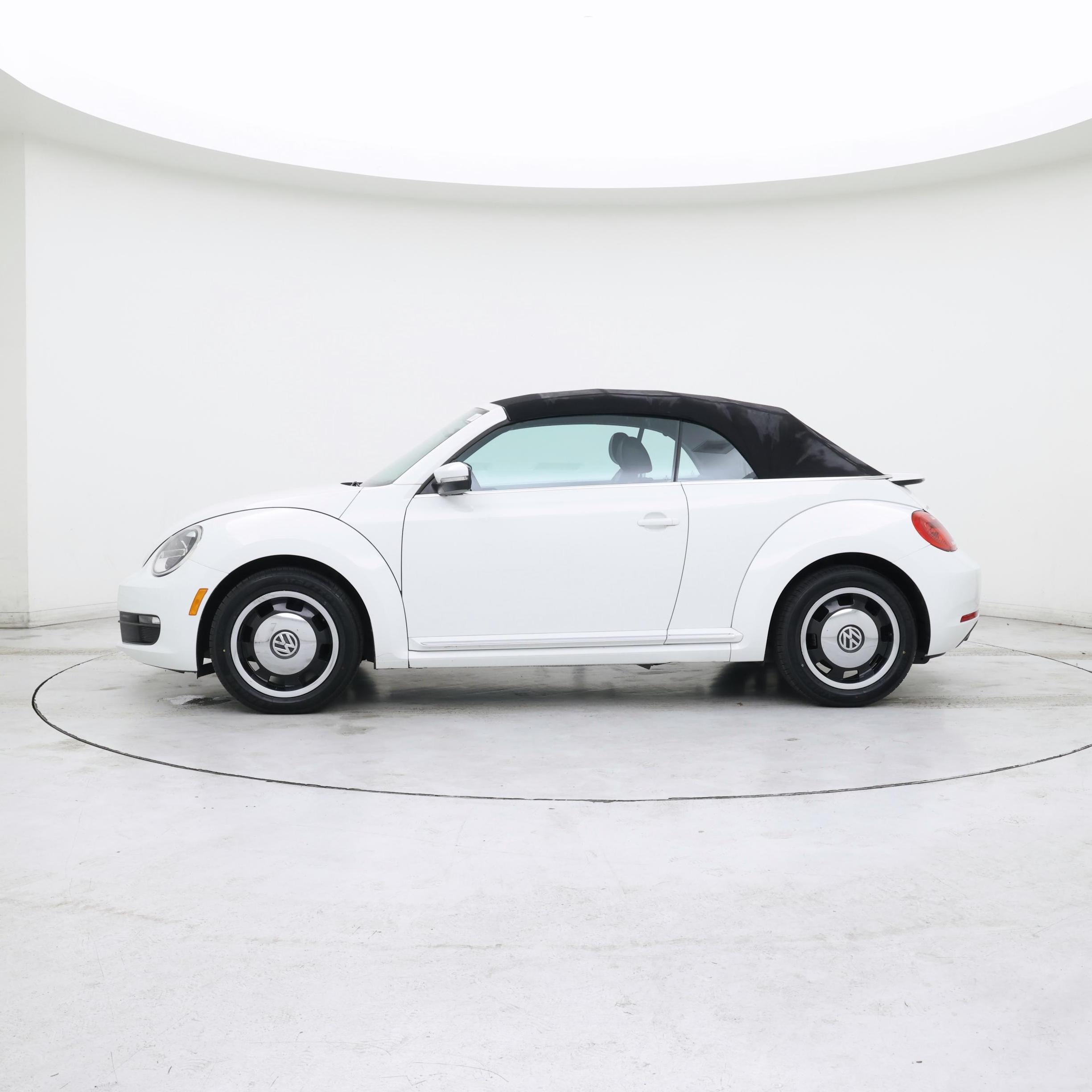 Thumbnail: 2014 Volkswagen Beetle - 3