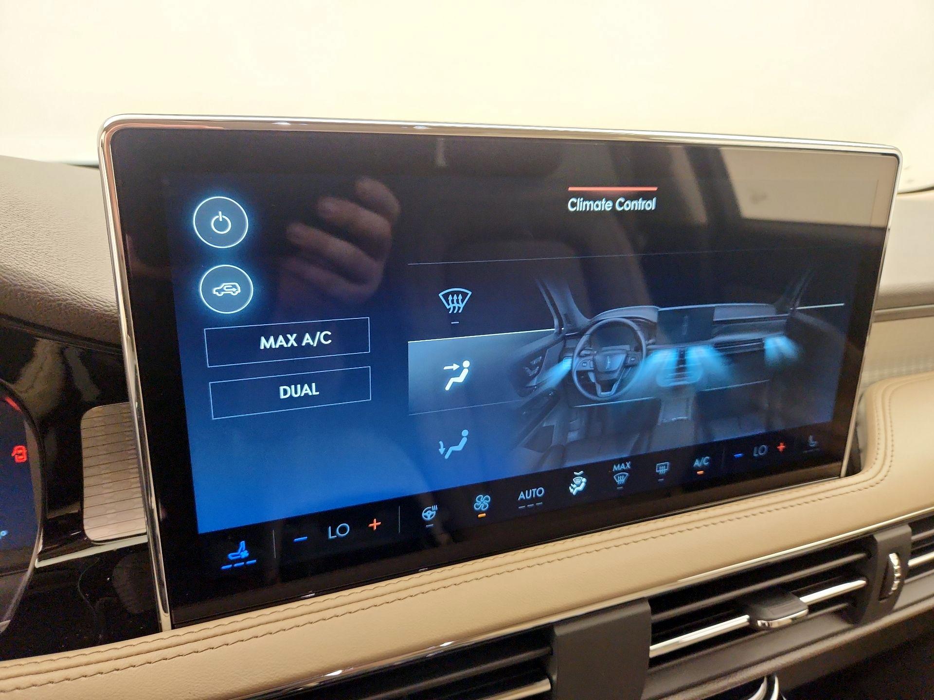 Thumbnail: 2024 Lincoln Corsair - 17