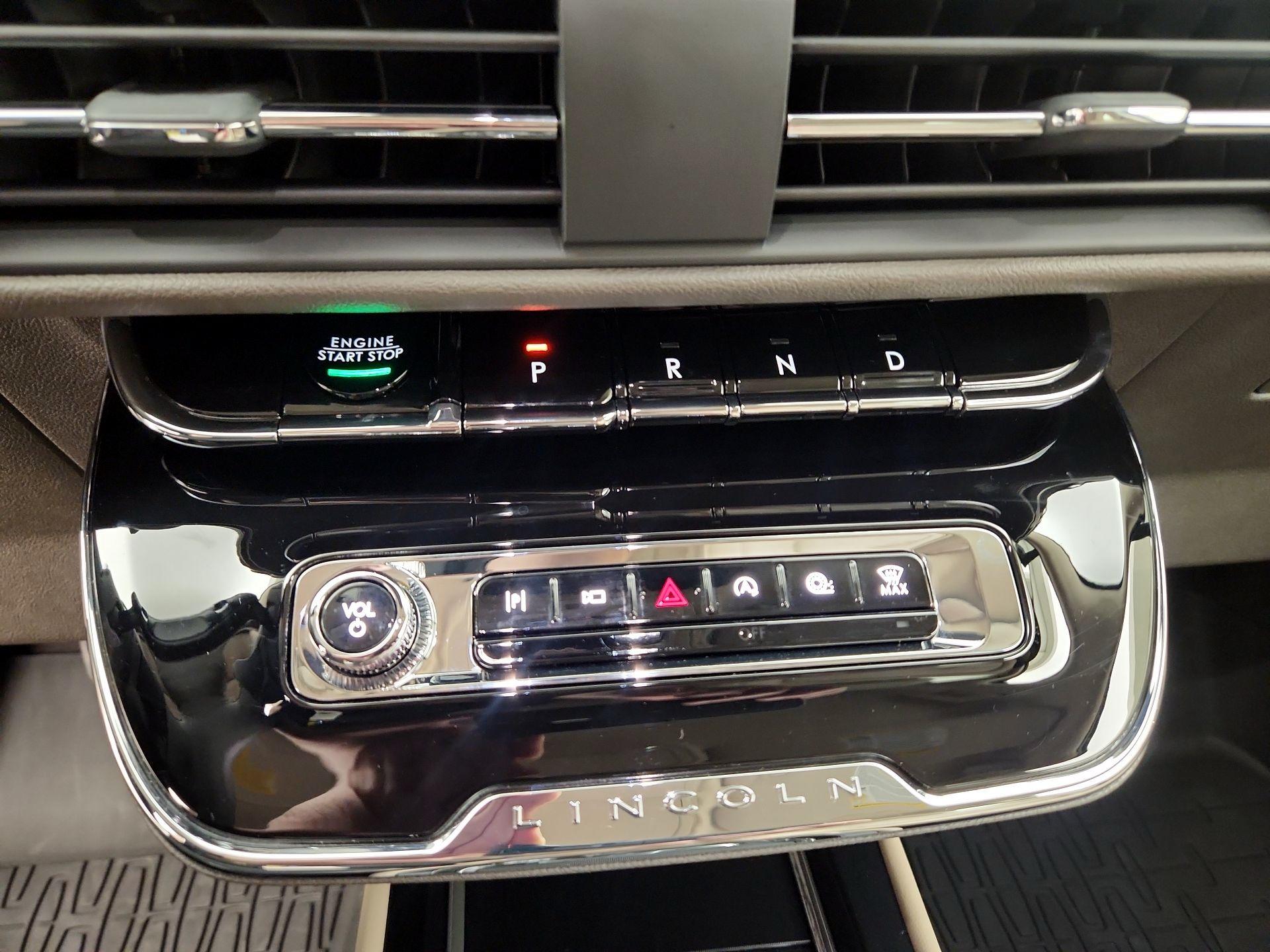 Thumbnail: 2024 Lincoln Corsair - 18