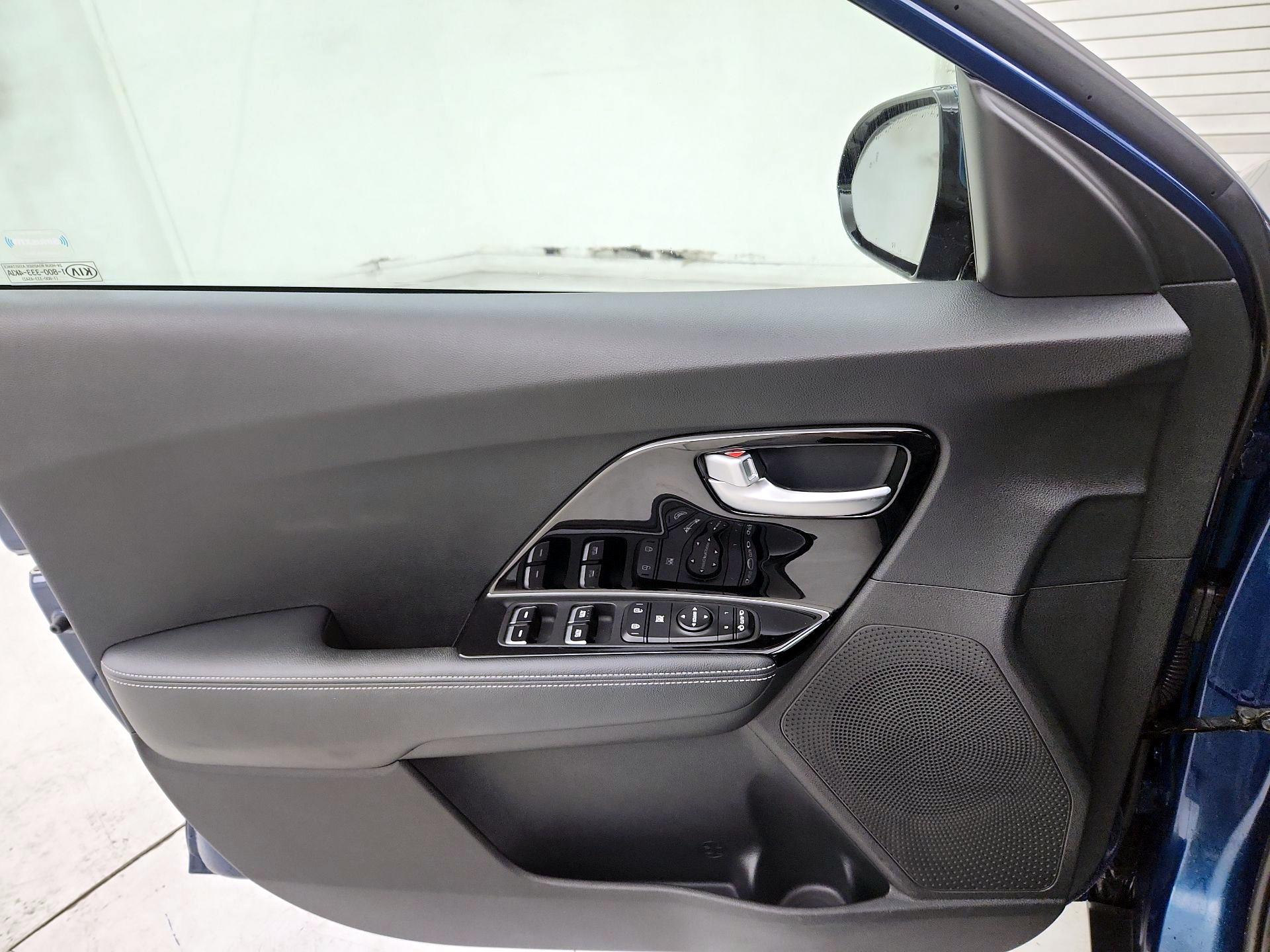 Thumbnail: 2019 Kia Niro - 12