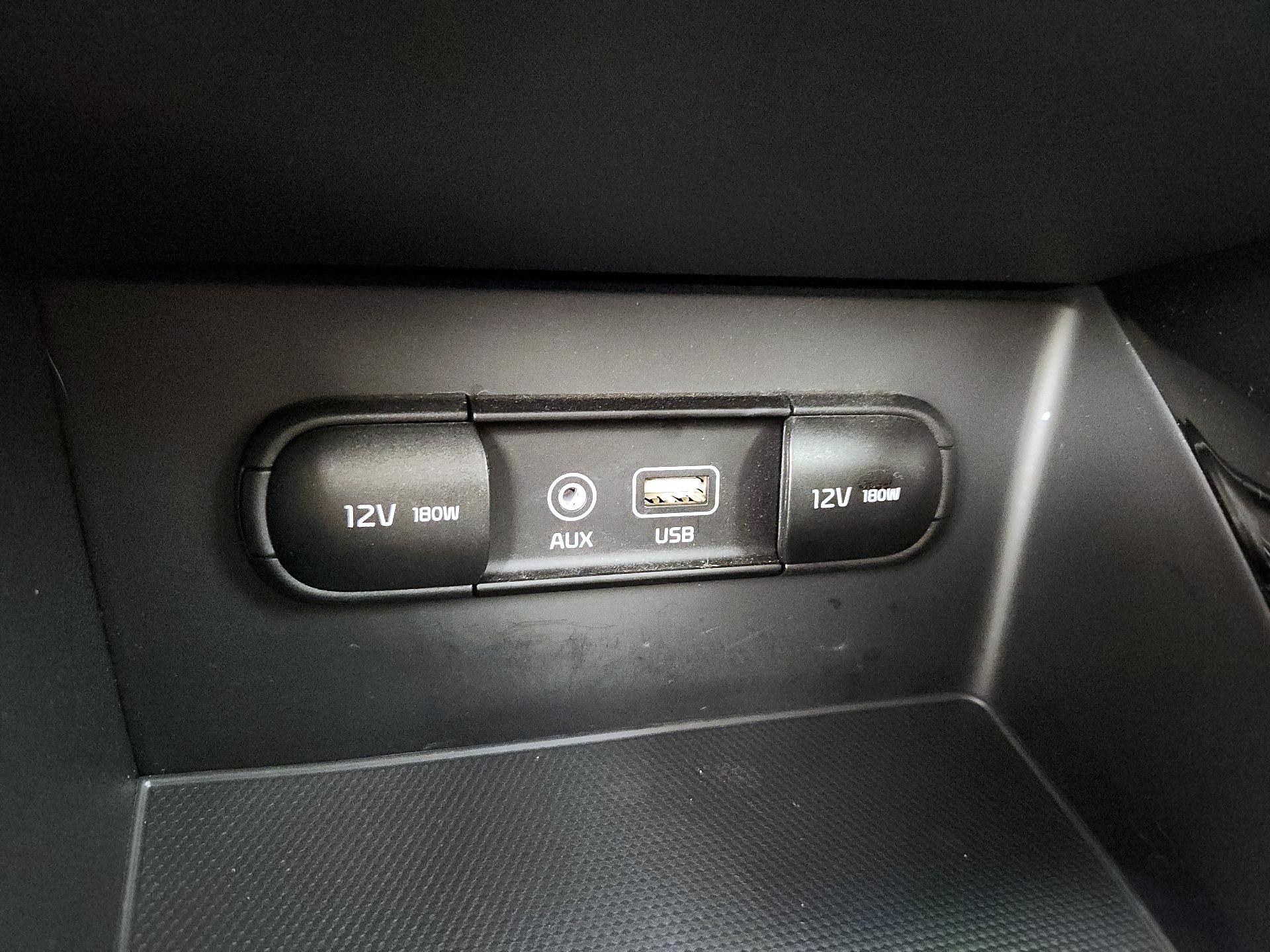 Thumbnail: 2019 Kia Niro - 18