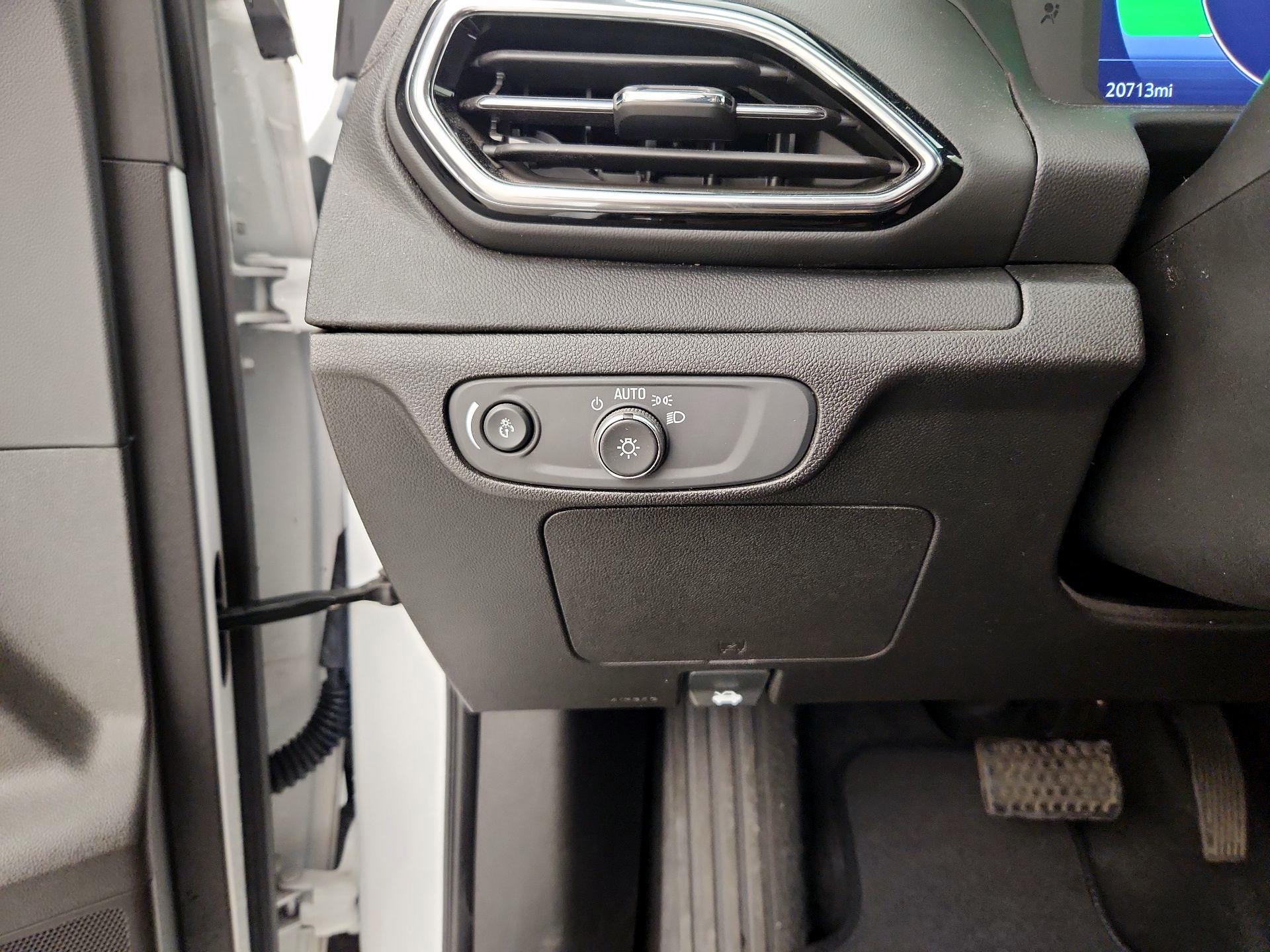 Thumbnail: 2023 Chevrolet Bolt EUV - 13