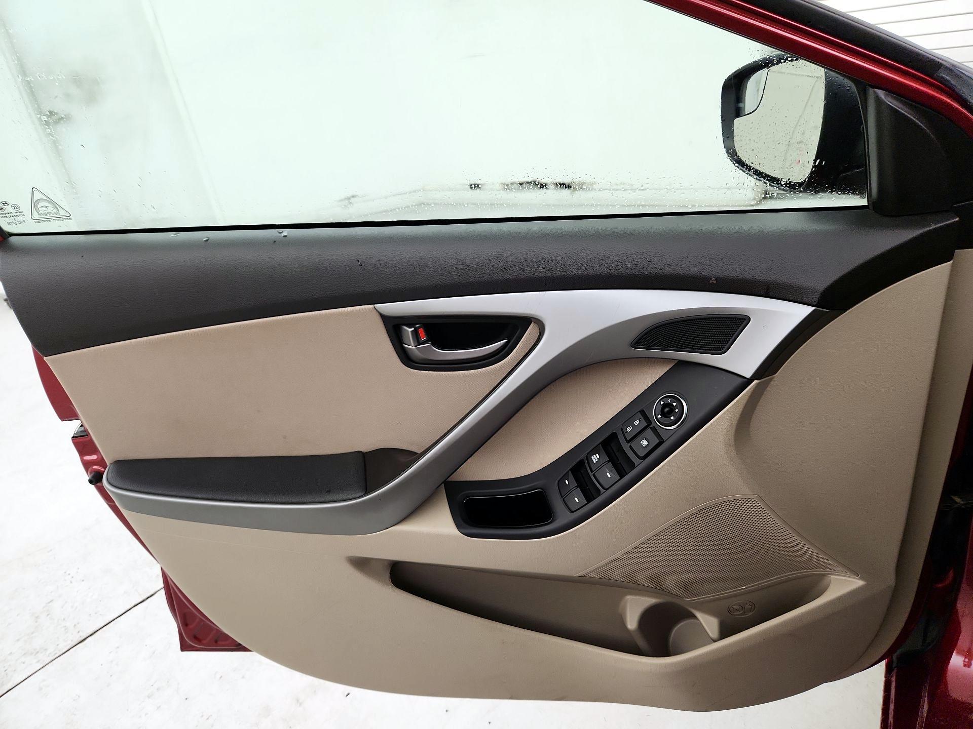 Thumbnail: 2014 Hyundai Elantra - 12