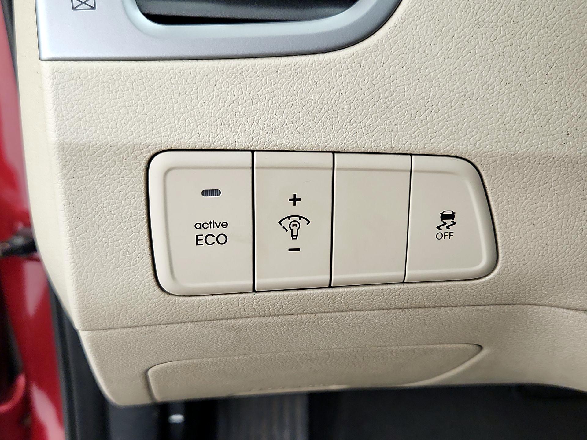 Thumbnail: 2014 Hyundai Elantra - 13