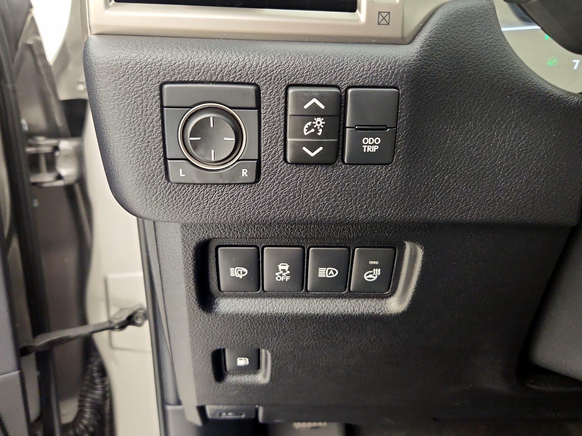 Thumbnail: 2021 Lexus GX - 13